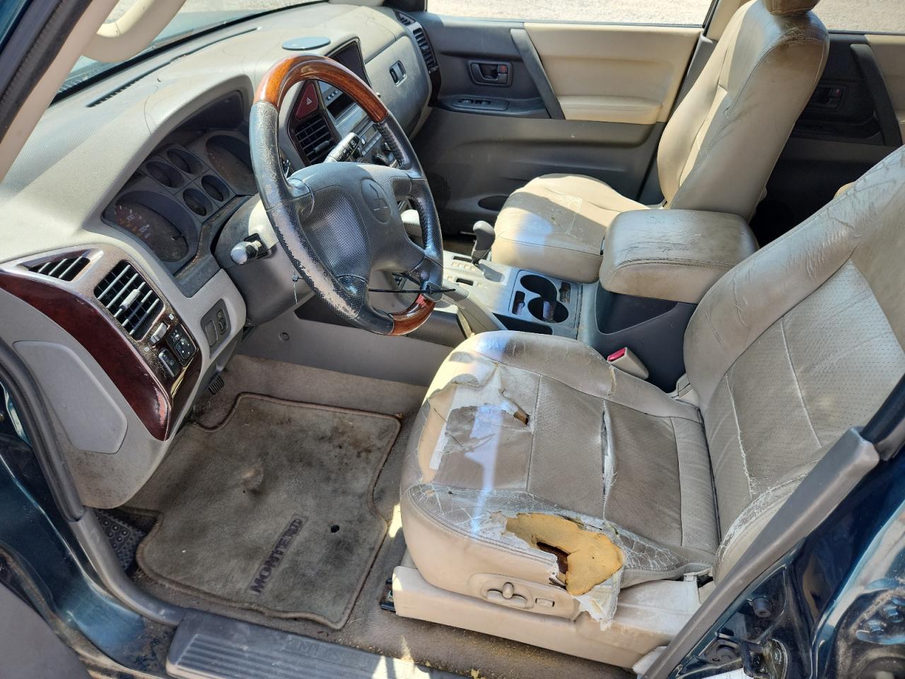 2002 Mitsubishi Montero Limited Green vin: JA4MW51R52J005101