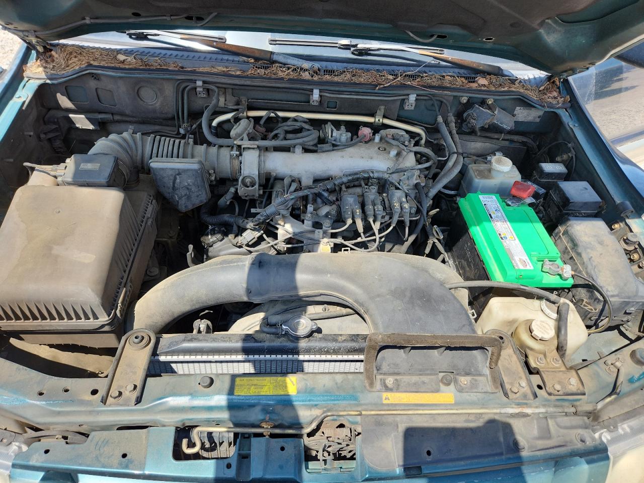 2002 Mitsubishi Montero Limited Green vin: JA4MW51R52J005101