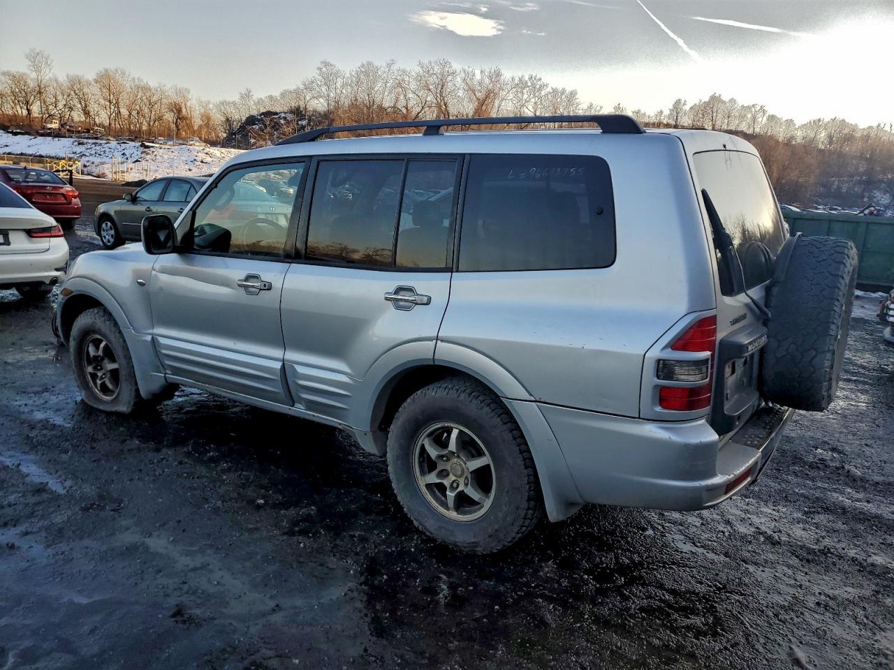 2002 Mitsubishi Montero Limited Silver vin: JA4MW51R72J058012