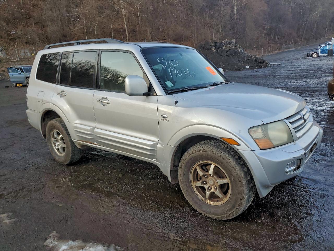 2002 Mitsubishi Montero Limited Silver vin: JA4MW51R72J058012