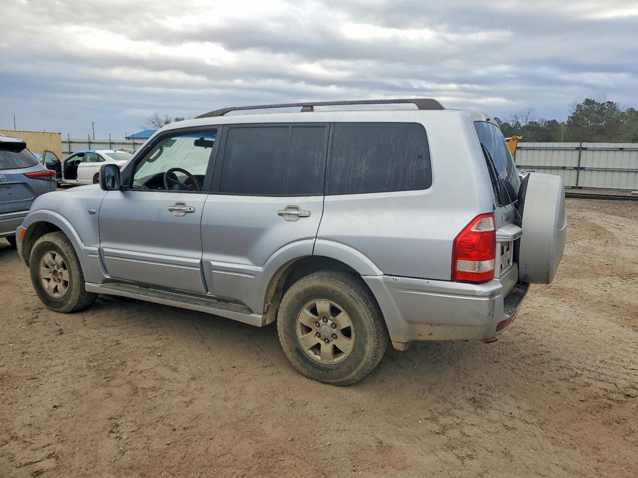 2004 Mitsubishi Montero Limited Серебряный vin: JA4MW51S04J010695