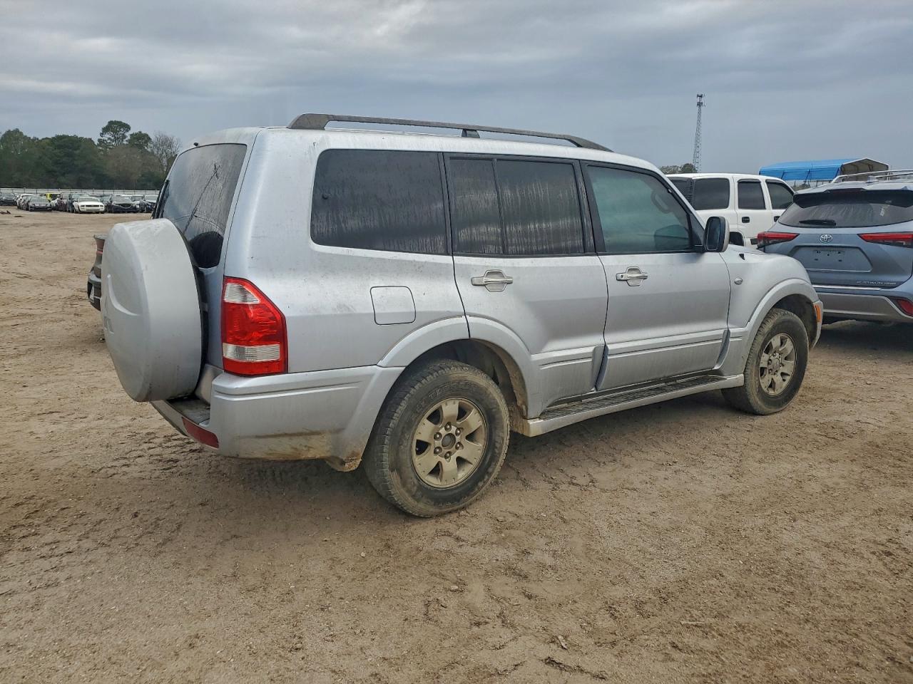 2004 Mitsubishi Montero Limited Серебряный vin: JA4MW51S04J010695