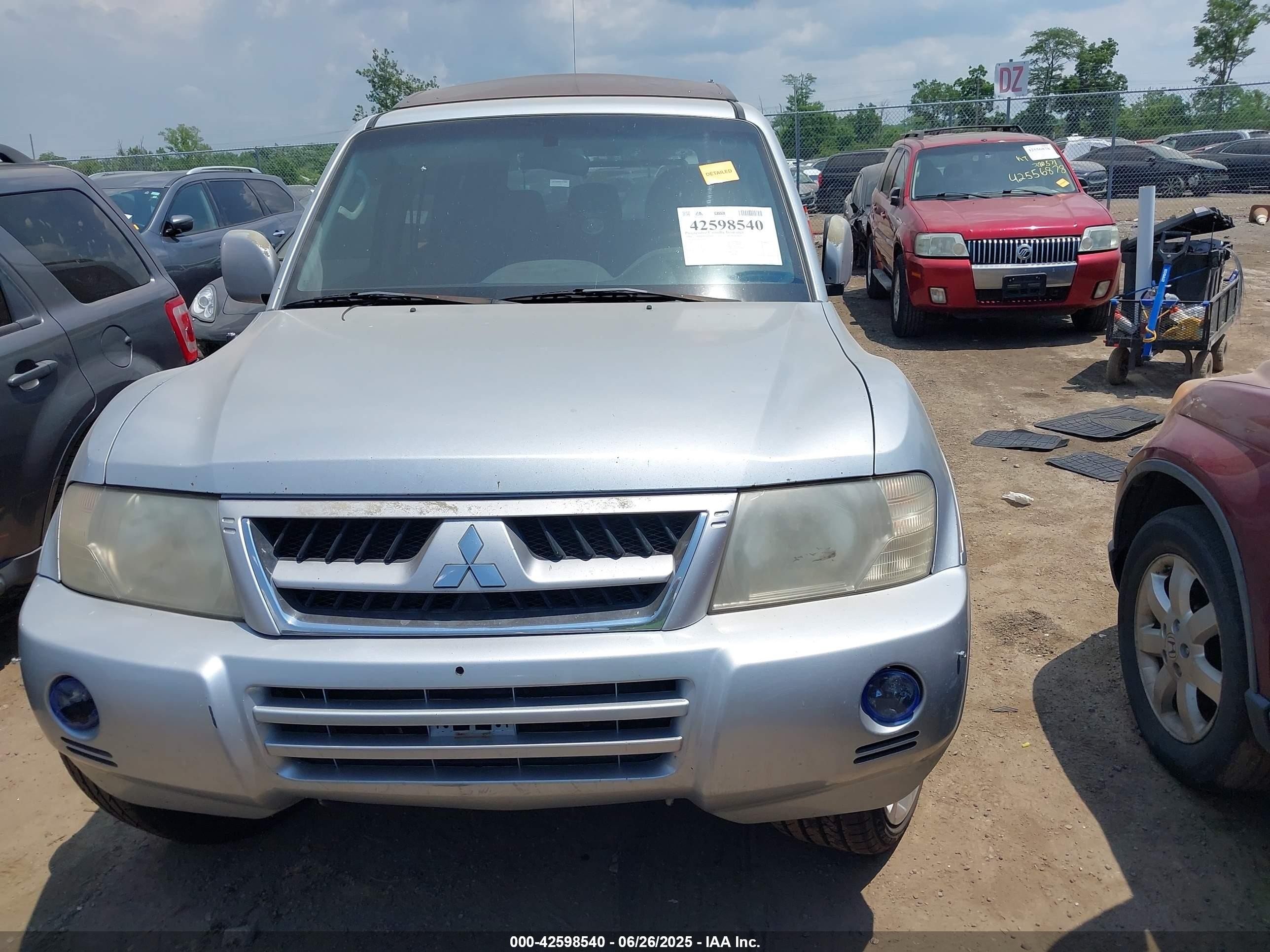 2004 Mitsubishi Montero Xls Серебряный vin: JA4MW51S04J010714