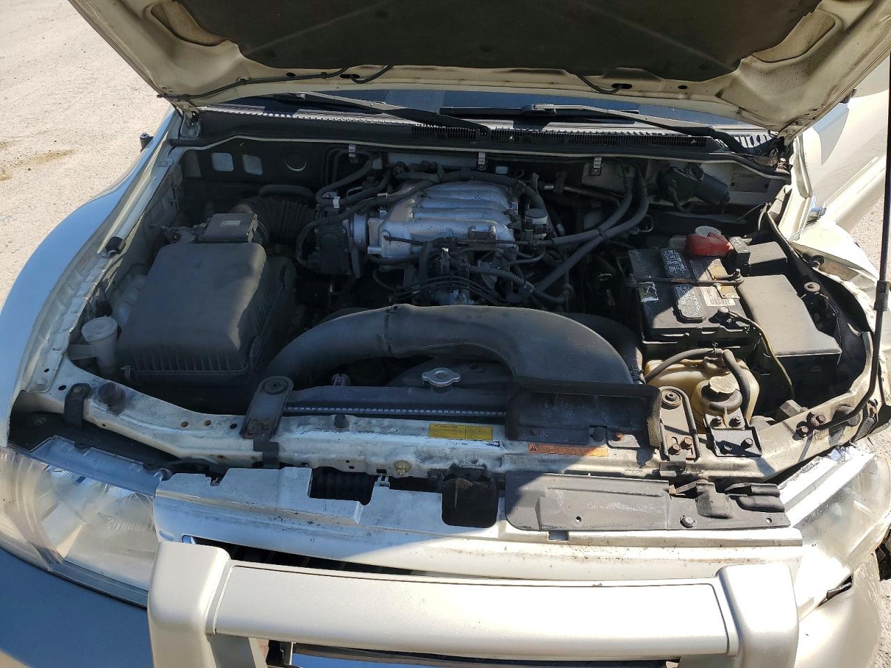 2005 Mitsubishi Montero Limited Бежевый vin: JA4MW51S05J000315