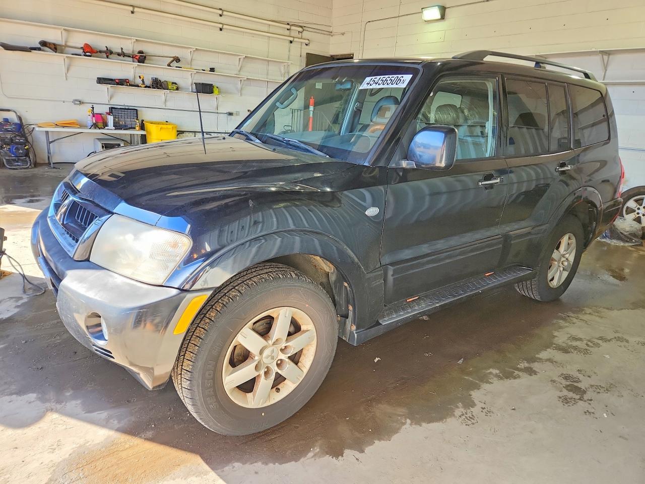 2005 Mitsubishi Montero Limited Black vin: JA4MW51S15J001053