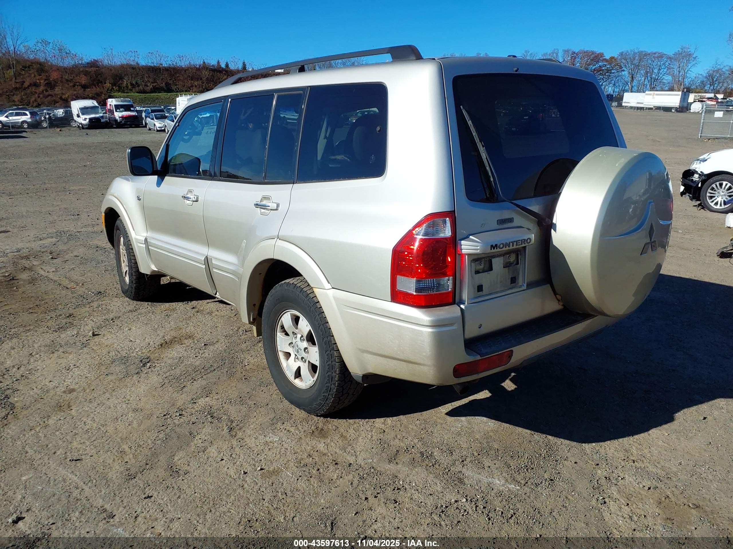 2004 Mitsubishi Montero Xls Silver vin: JA4MW51S24J011069