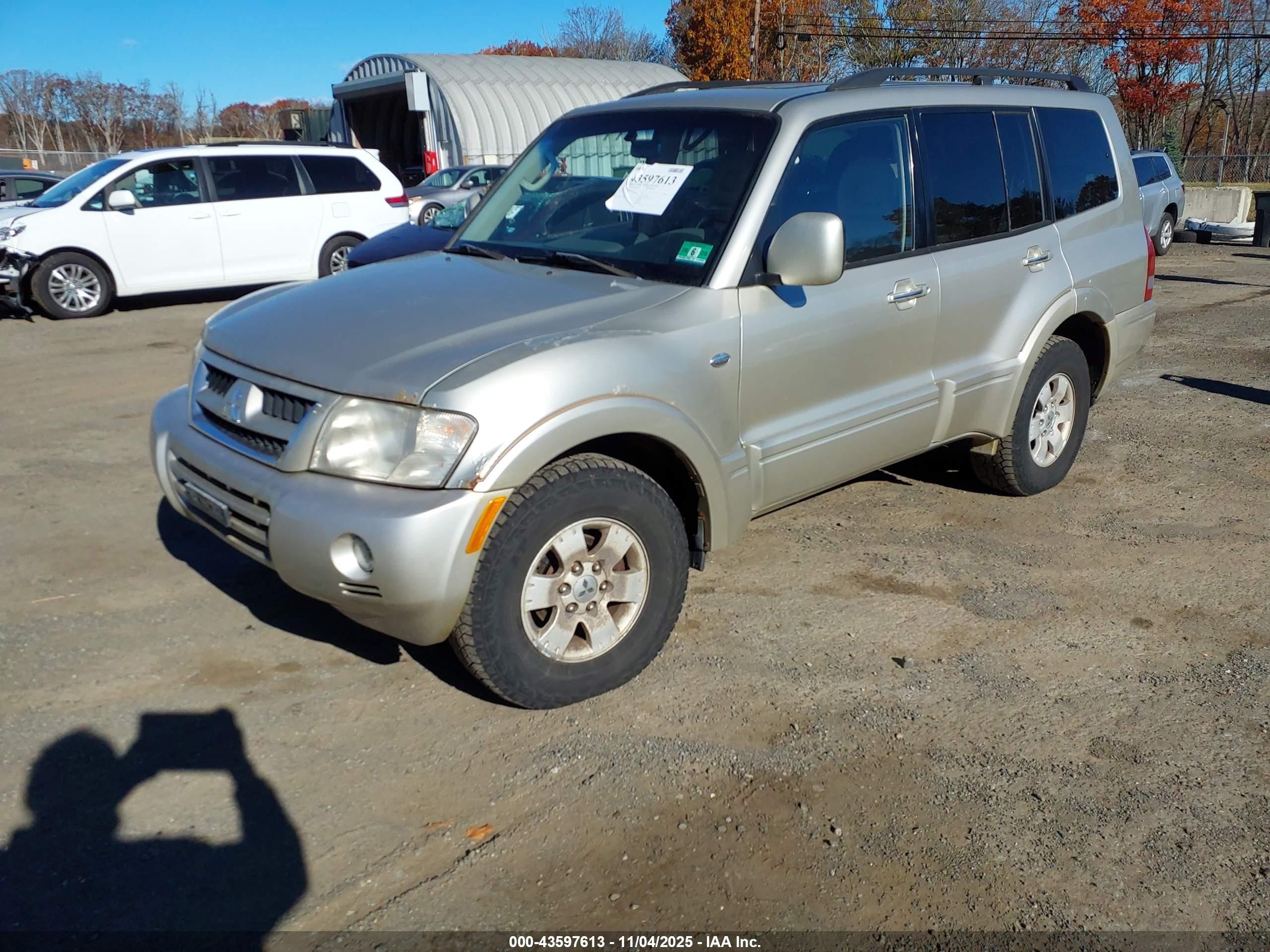 2004 Mitsubishi Montero Xls Silver vin: JA4MW51S24J011069