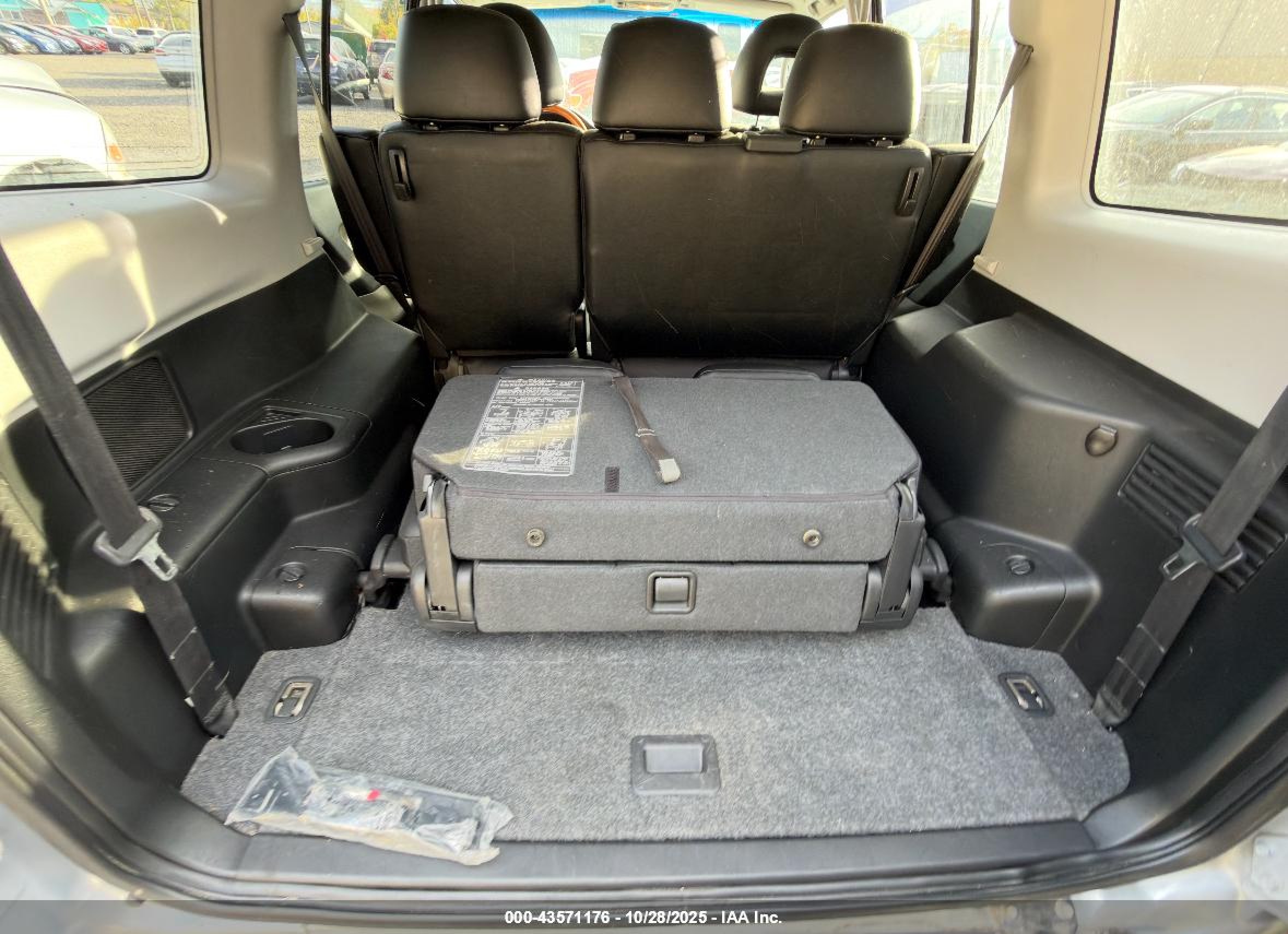 2004 Mitsubishi Montero Xls Silver vin: JA4MW51S34J009184