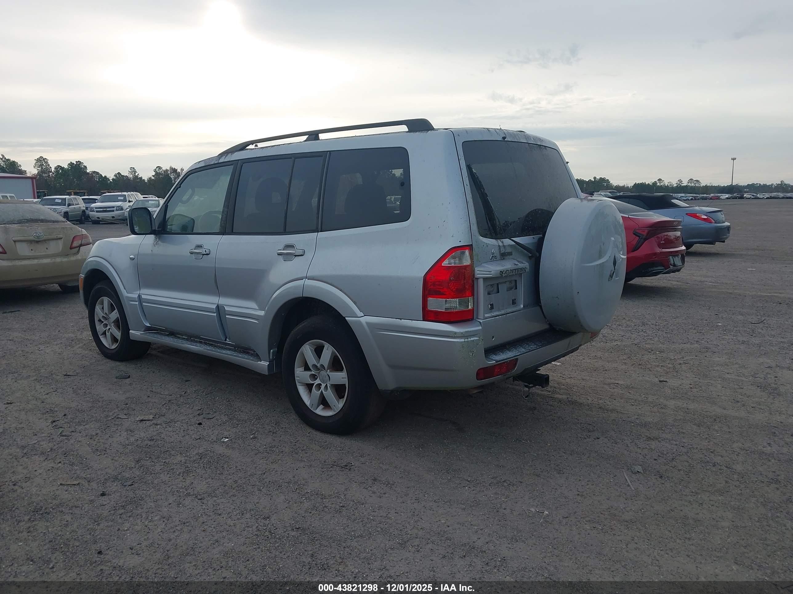 2006 Mitsubishi Montero Limited Silver vin: JA4MW51S36J003243