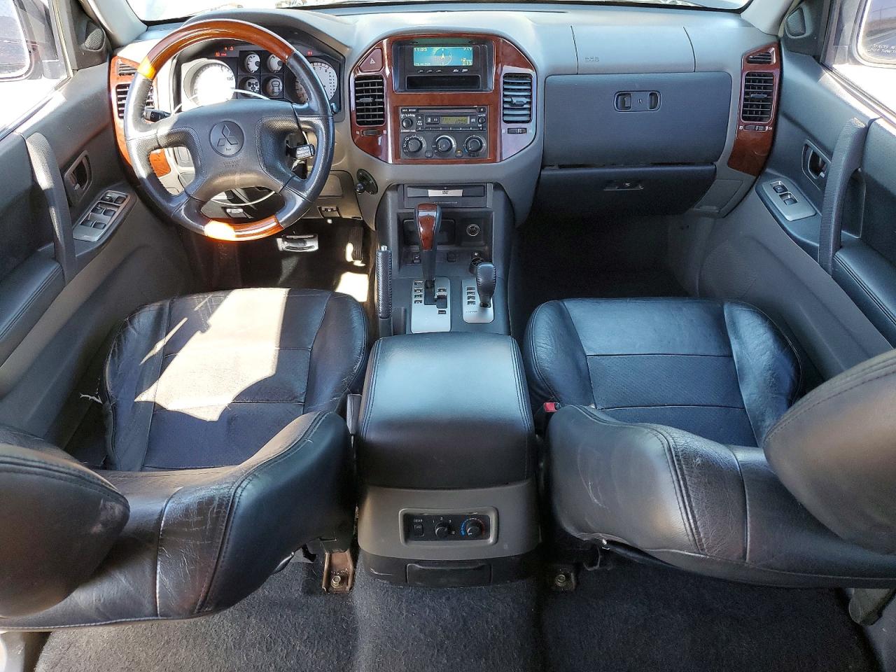 2004 Mitsubishi Montero Limited Черный vin: JA4MW51S44J009601