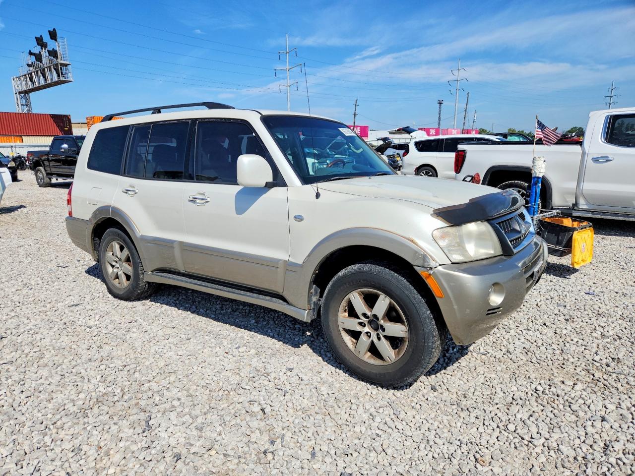 2005 Mitsubishi Montero Limited White vin: JA4MW51S55J000925