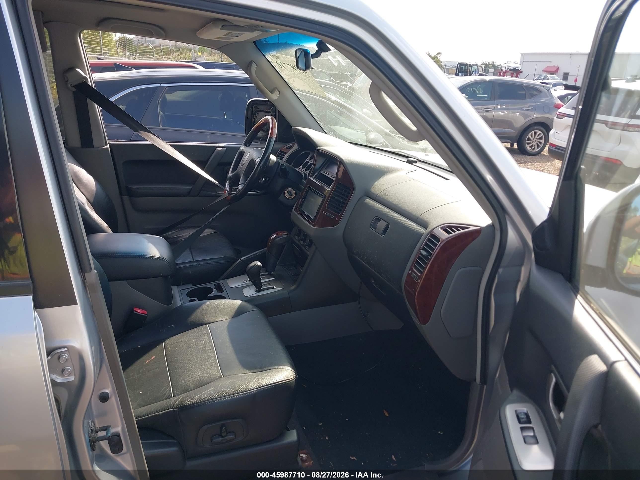 2005 Mitsubishi Montero Limited Silver vin: JA4MW51S65J003137