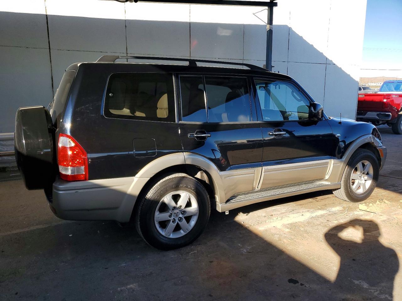 2005 Mitsubishi Montero Limited Black vin: JA4MW51S65J004420