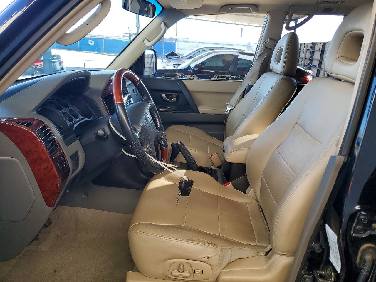 2005 Mitsubishi Montero Limited Black vin: JA4MW51S65J004420
