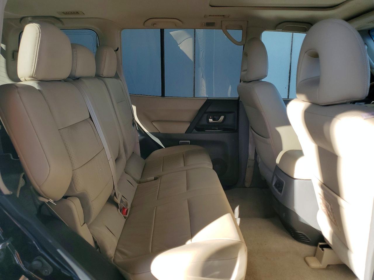 2005 Mitsubishi Montero Limited Black vin: JA4MW51S65J004420