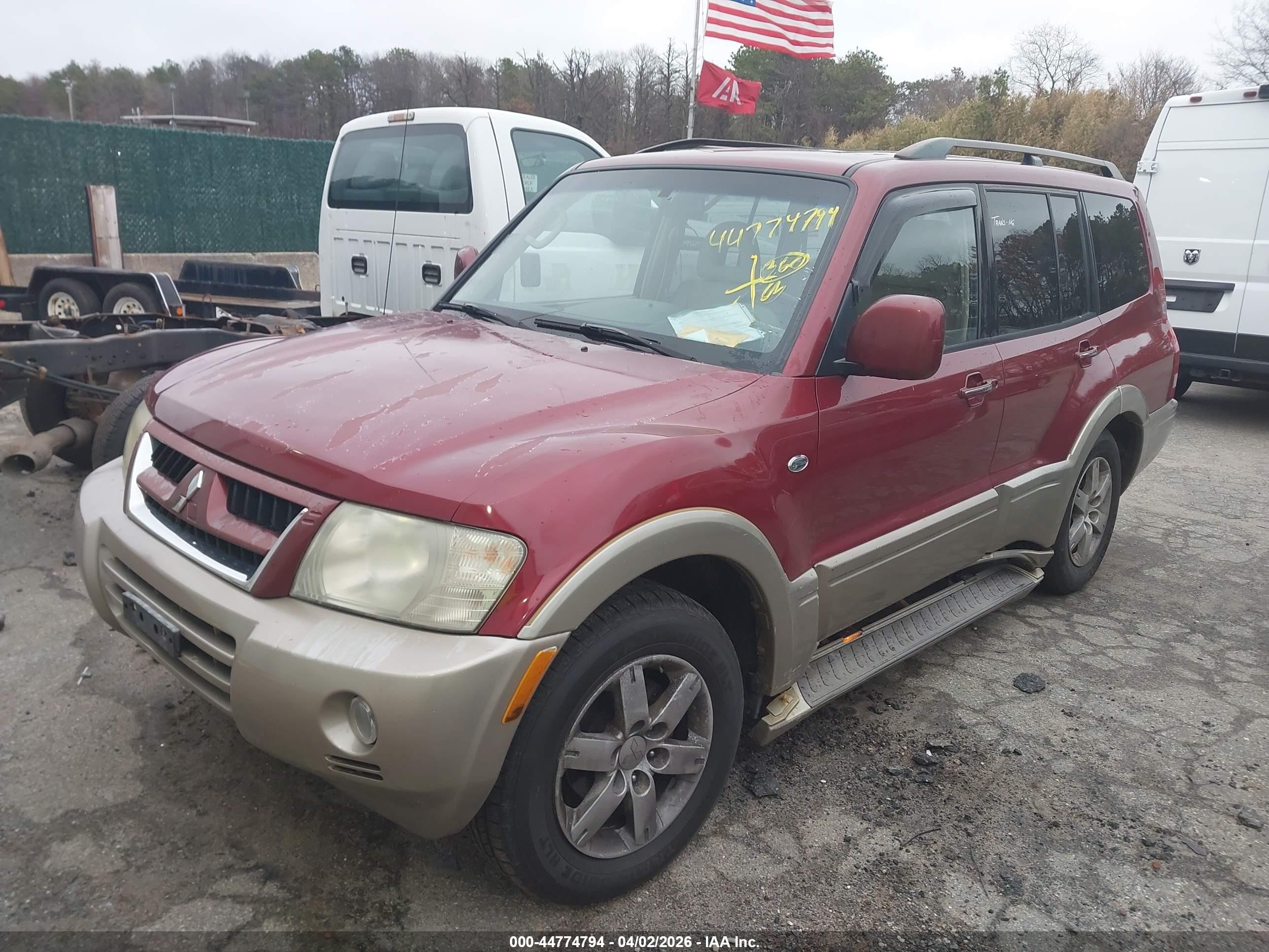 2005 Mitsubishi Montero Limited Red vin: JA4MW51S75J003356
