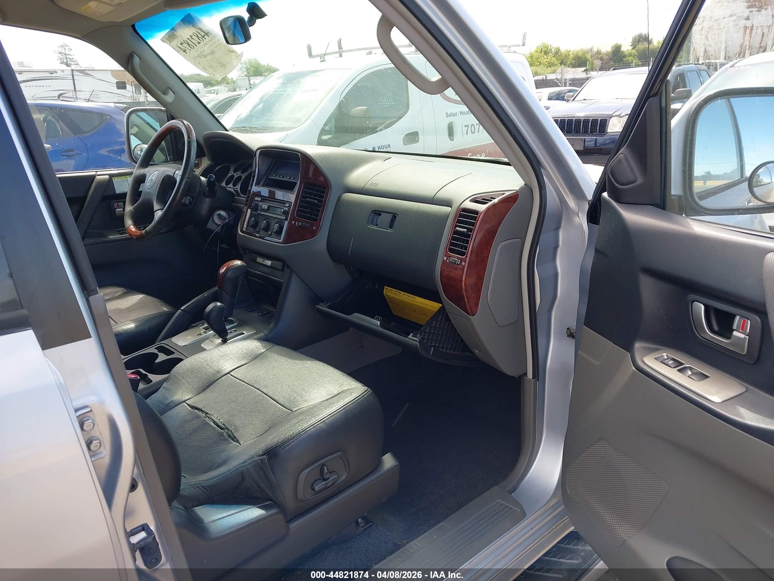 2004 Mitsubishi Montero Xls Серебряный vin: JA4MW51S94J010100