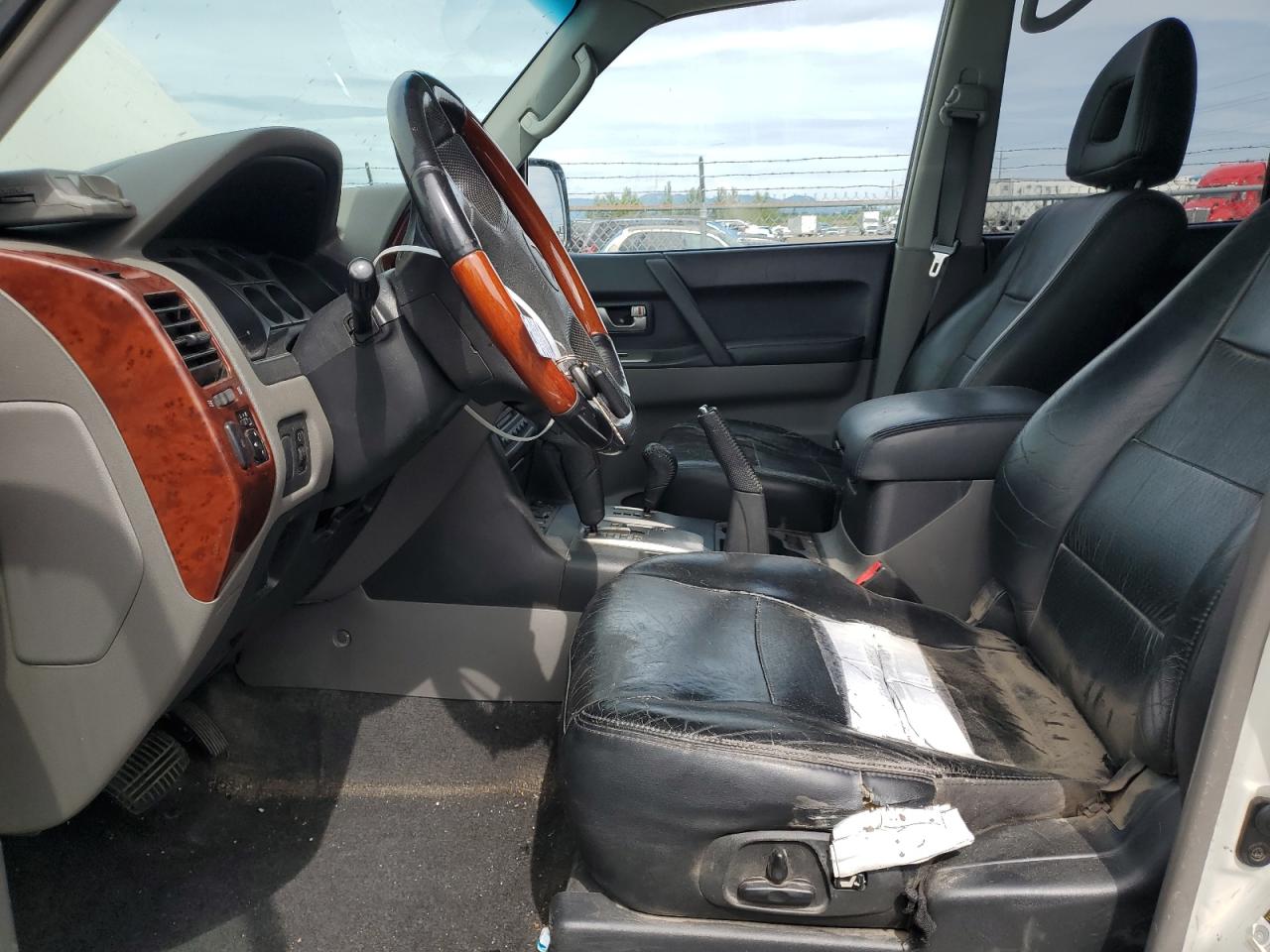 2004 Mitsubishi Montero Limited Белый vin: JA4MW51S94J004264
