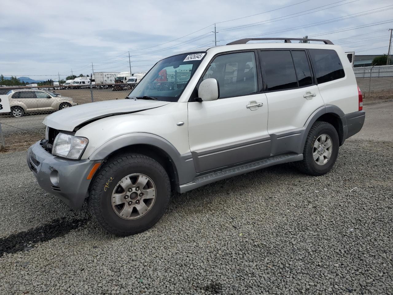 2004 Mitsubishi Montero Limited White vin: JA4MW51S94J004264