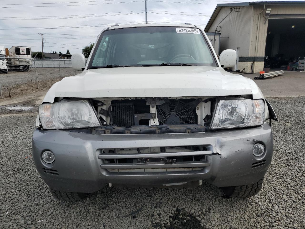 2004 Mitsubishi Montero Limited Белый vin: JA4MW51S94J004264
