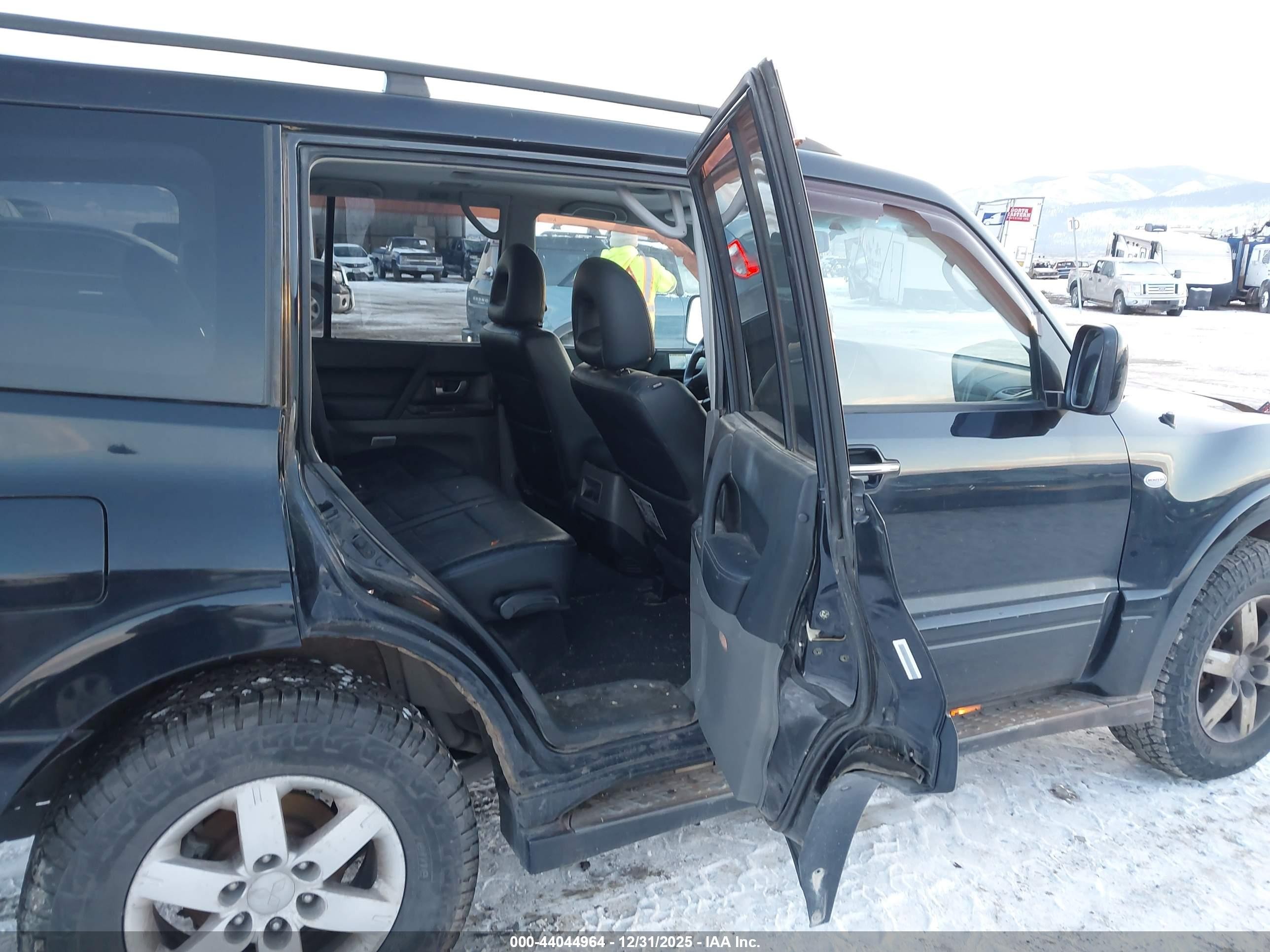 2005 Mitsubishi Montero Limited Черный vin: JA4MW51S95J004699