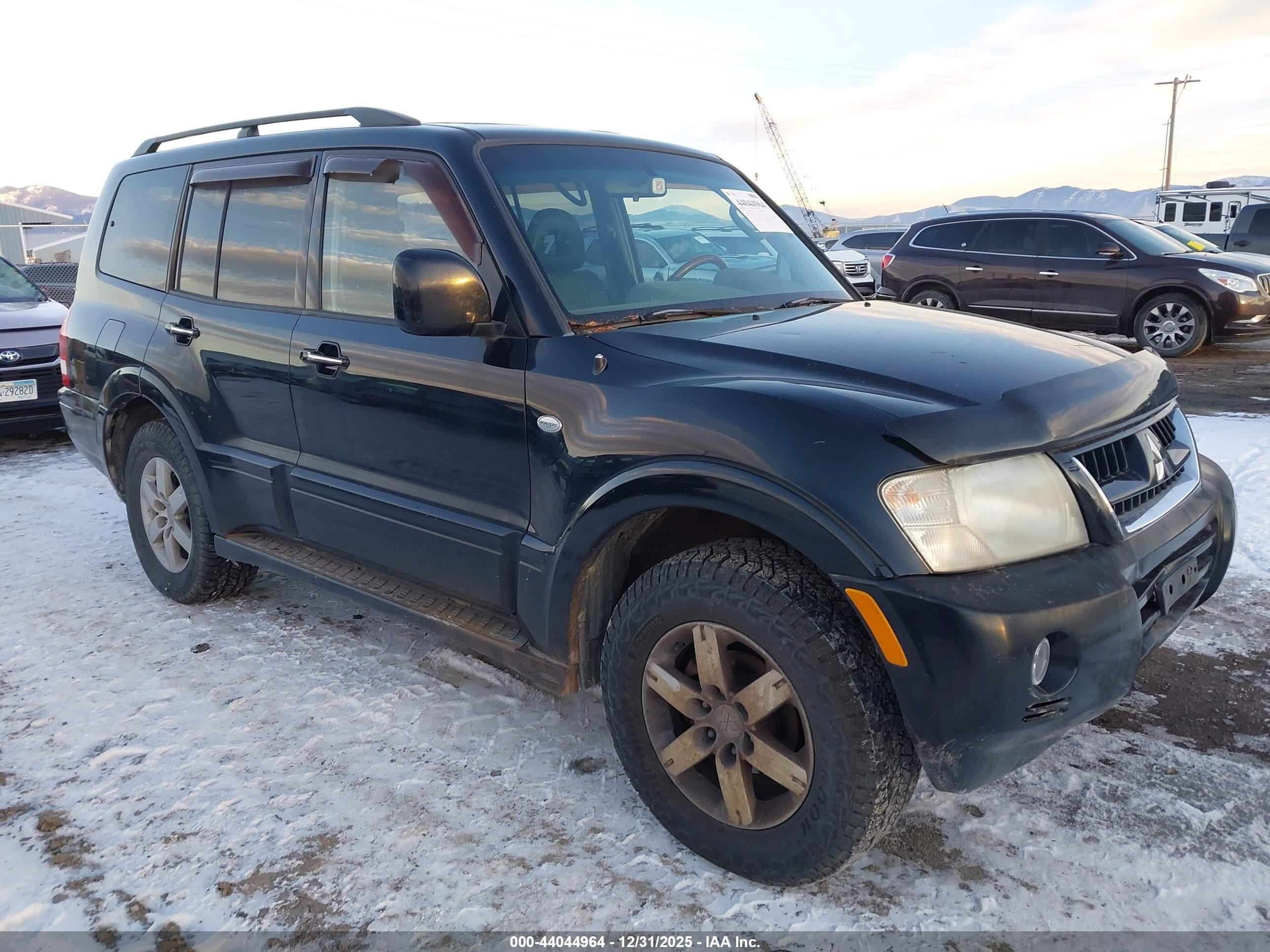 2005 Mitsubishi Montero Limited Black vin: JA4MW51S95J004699