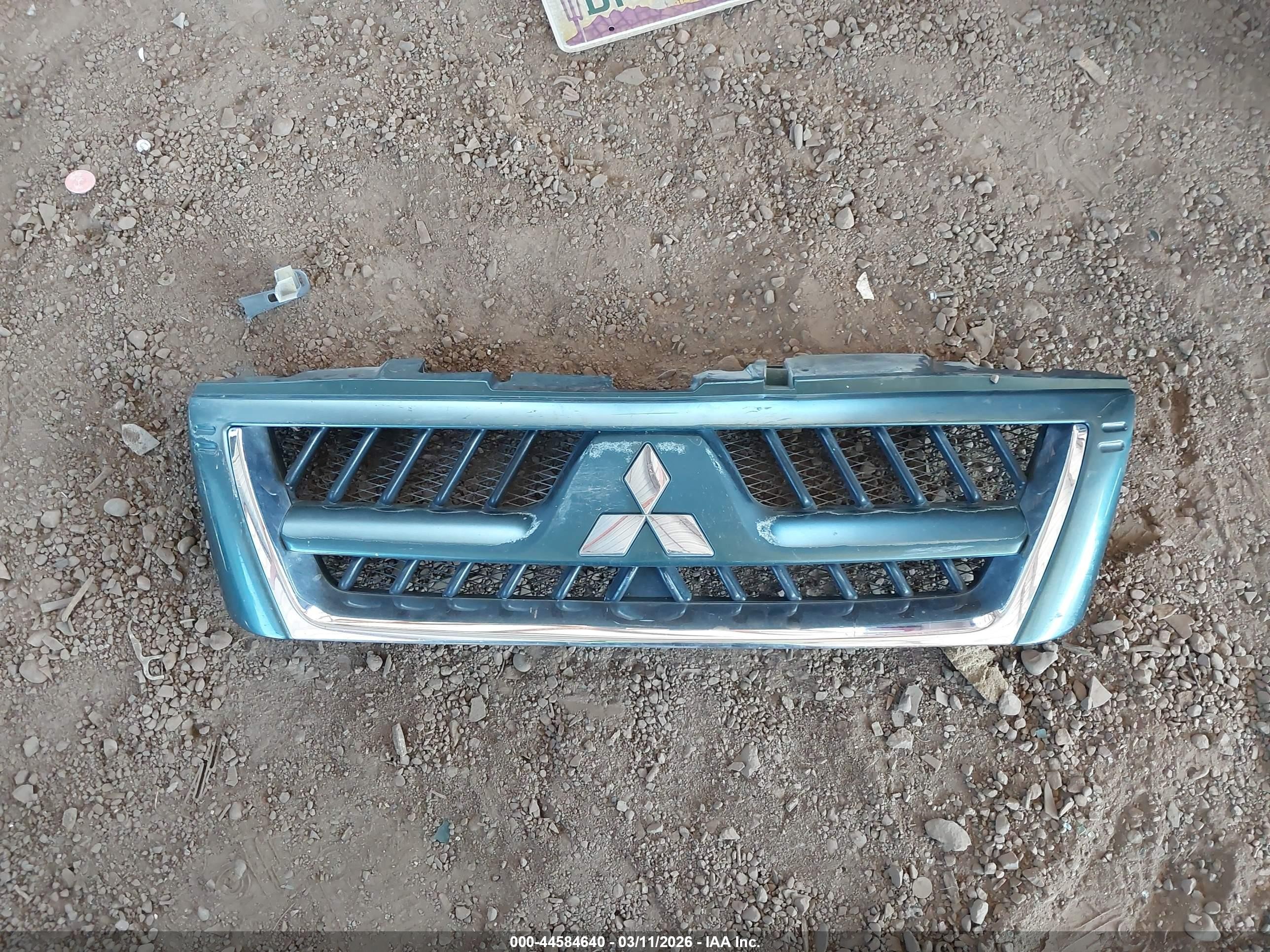 2004 Mitsubishi Montero Xls Зеленый vin: JA4MW51SX4J010171