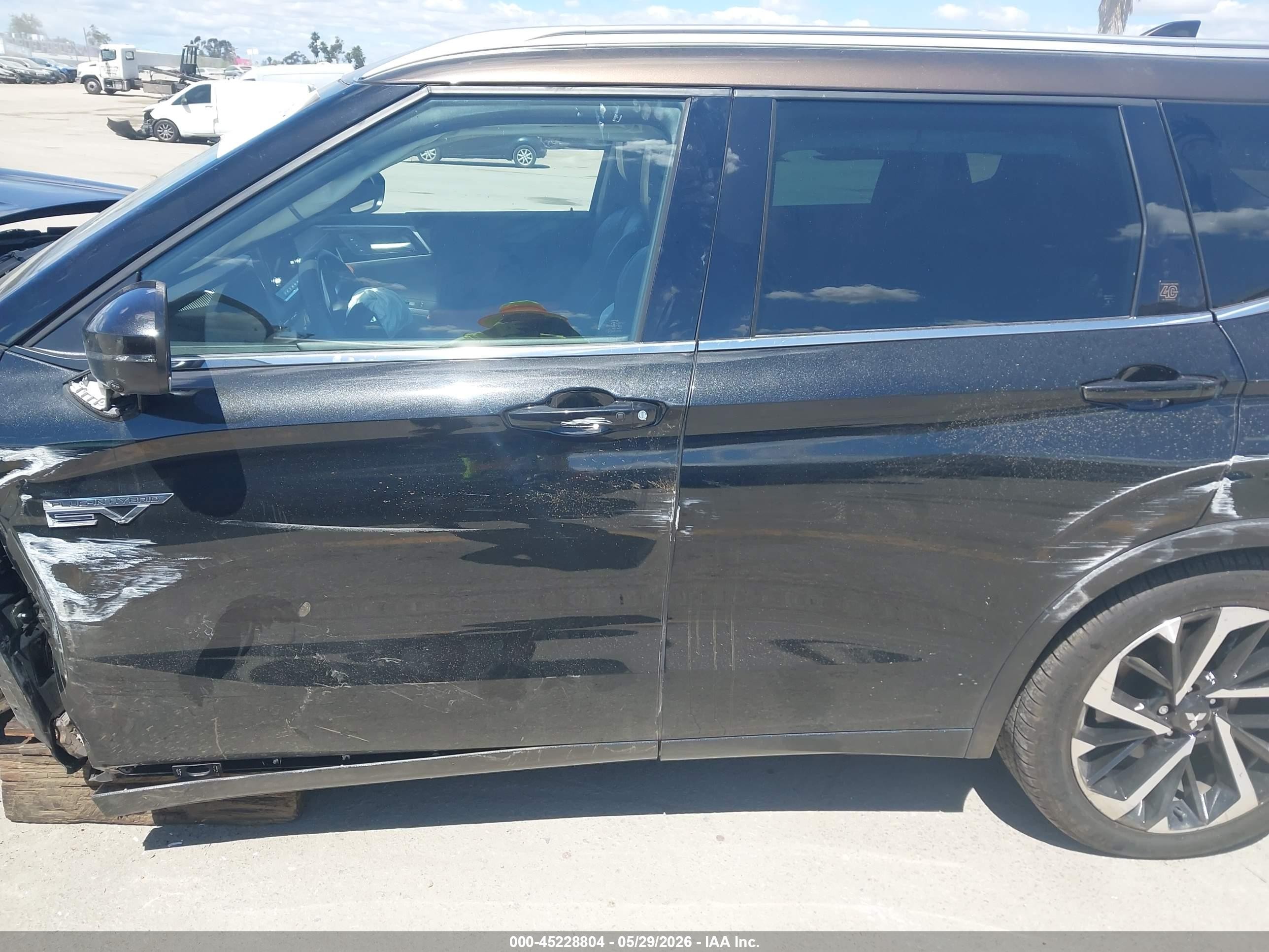 2023 Mitsubishi Outlander Phev 40th Anniversary S-awc Черный vin: JA4T5VA98PZ035667