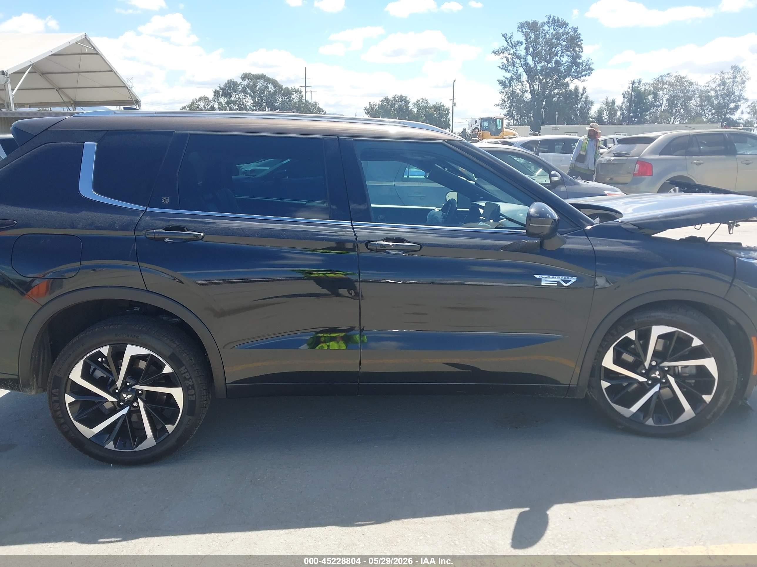 2023 Mitsubishi Outlander Phev 40th Anniversary S-awc Черный vin: JA4T5VA98PZ035667