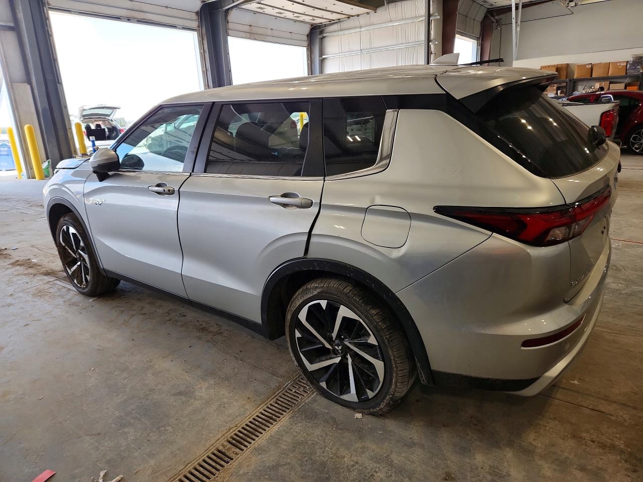 2025 Mitsubishi Outlander Se Silver vin: JA4T5VA99SZ041390