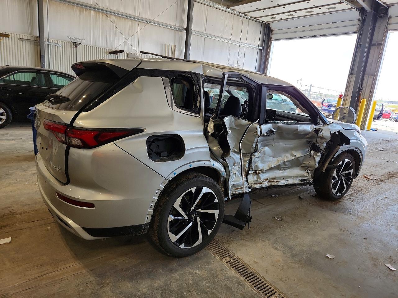 2025 Mitsubishi Outlander Se Silver vin: JA4T5VA99SZ041390
