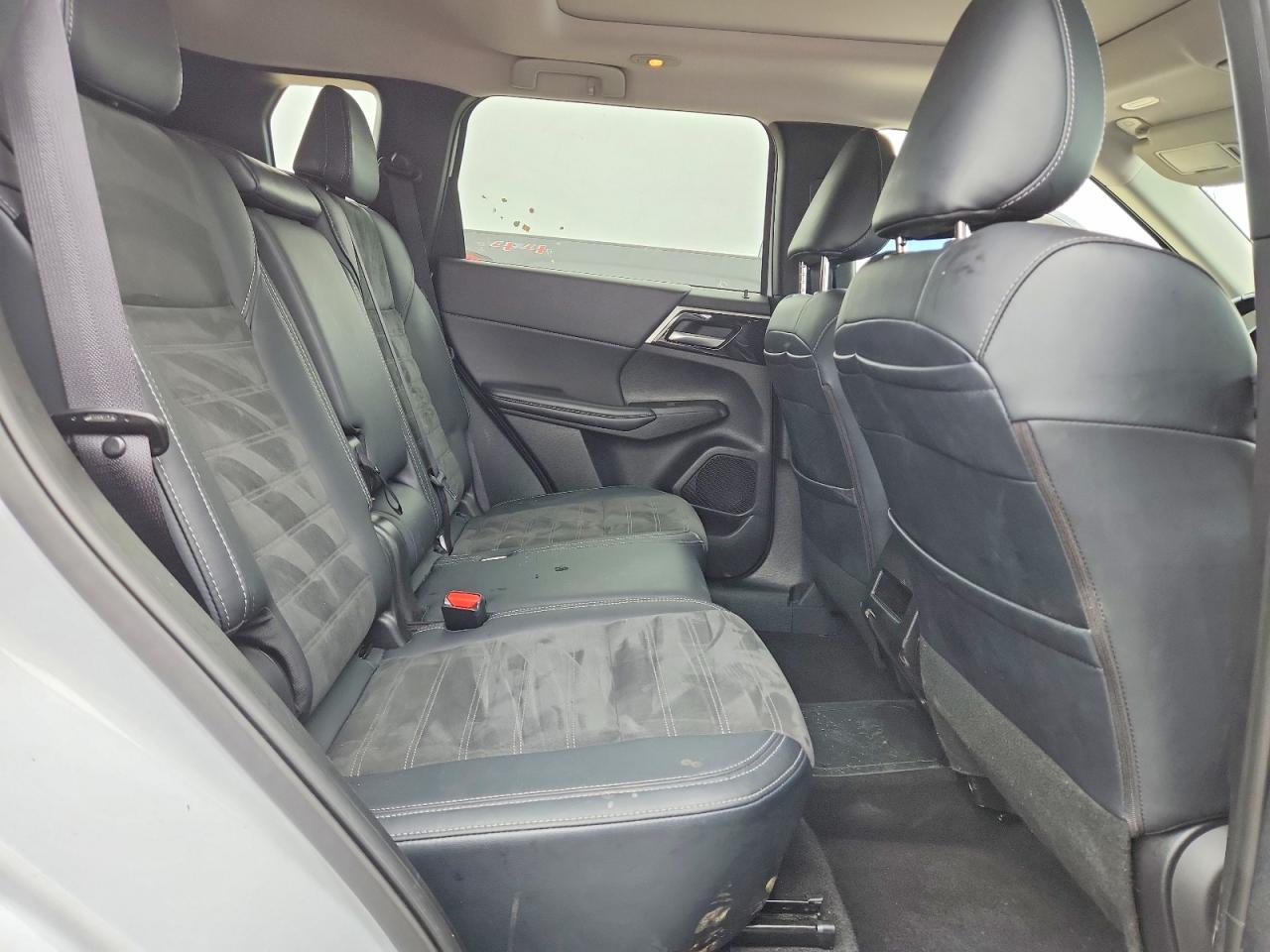 2024 Mitsubishi Outlander Se White vin: JA4T5VA9XRZ062307