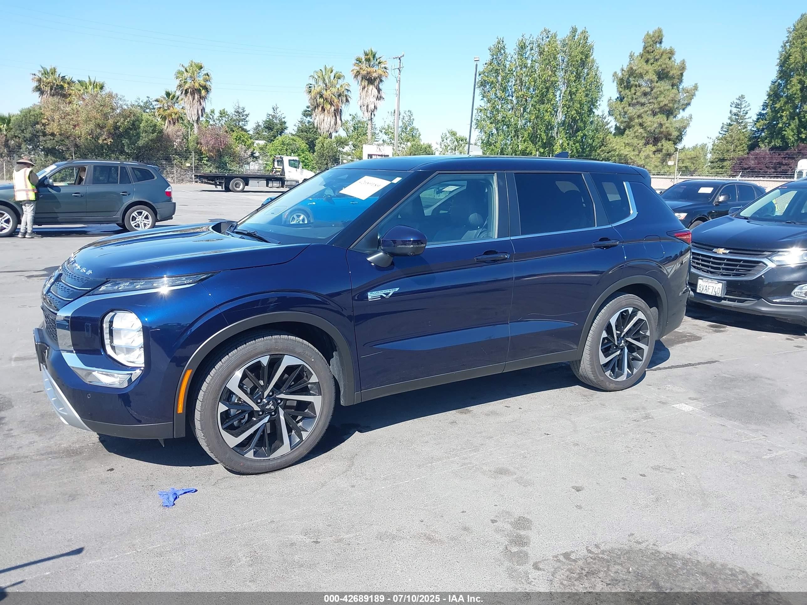 2024 Mitsubishi Outlander Phev Se S-awc Черный vin: JA4T5VA9XRZ065157