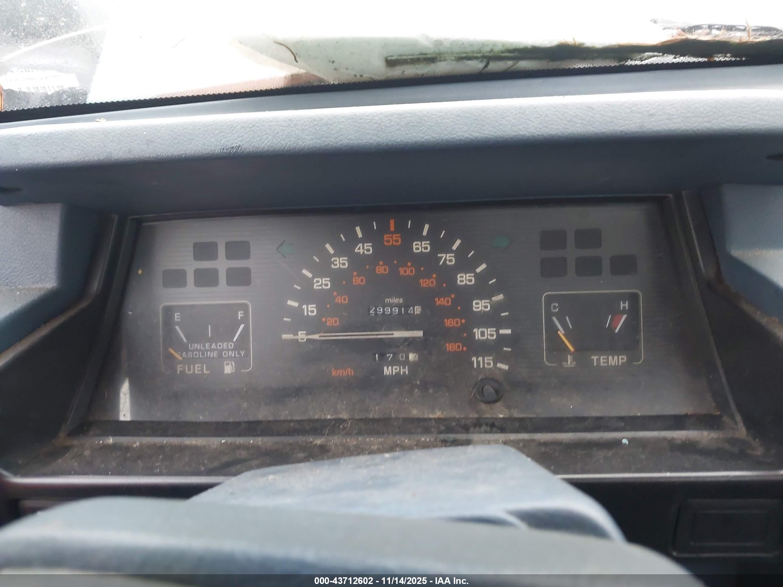 1990 Mitsubishi Mighty Max / S   Blue vin: JA7FL24W1LP016860