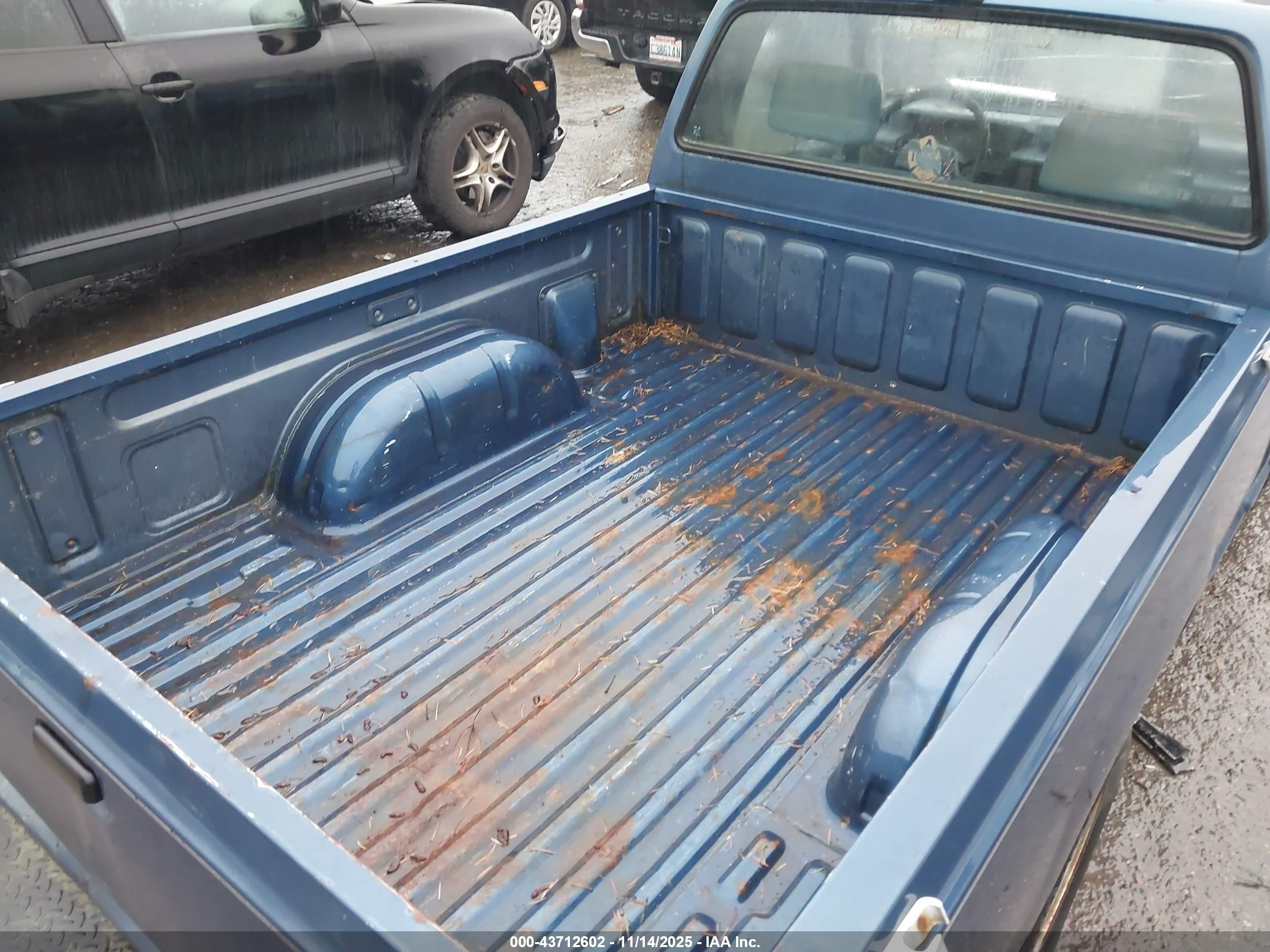 1990 Mitsubishi Mighty Max / S   Blue vin: JA7FL24W1LP016860