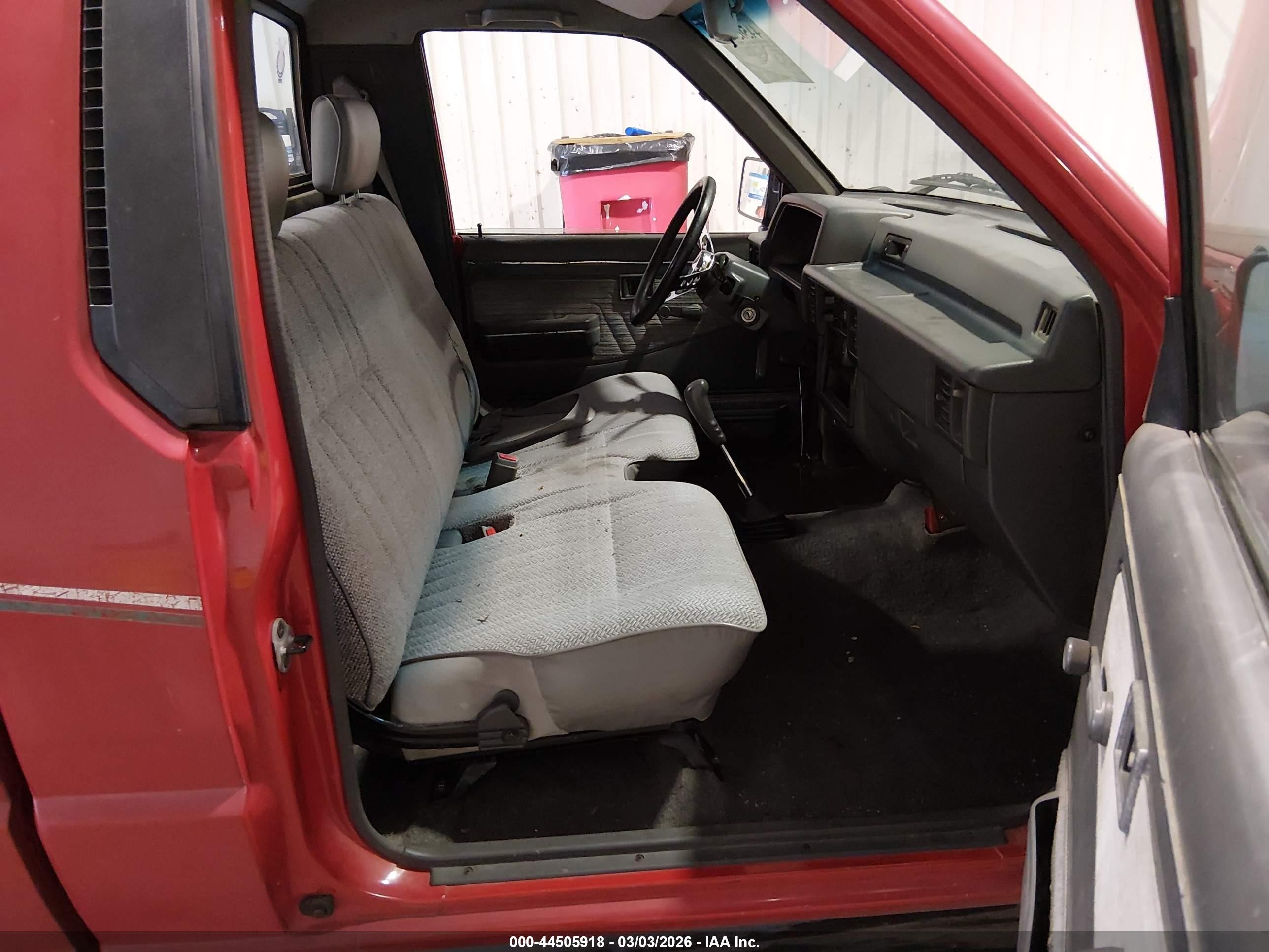 1994 Mitsubishi Mighty Max   Red vin: JA7LS21G4RP005900