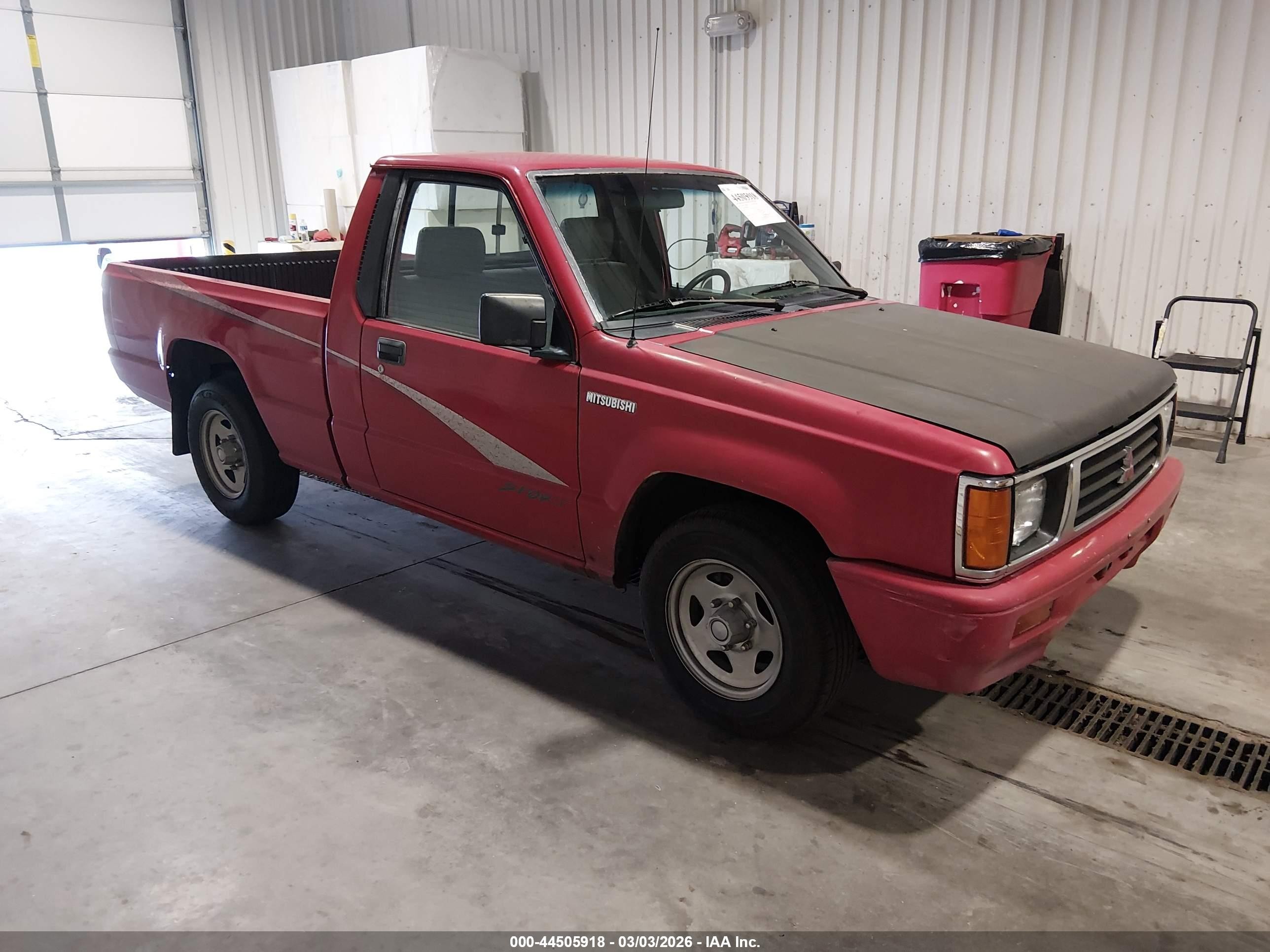 1994 Mitsubishi Mighty Max   Red vin: JA7LS21G4RP005900