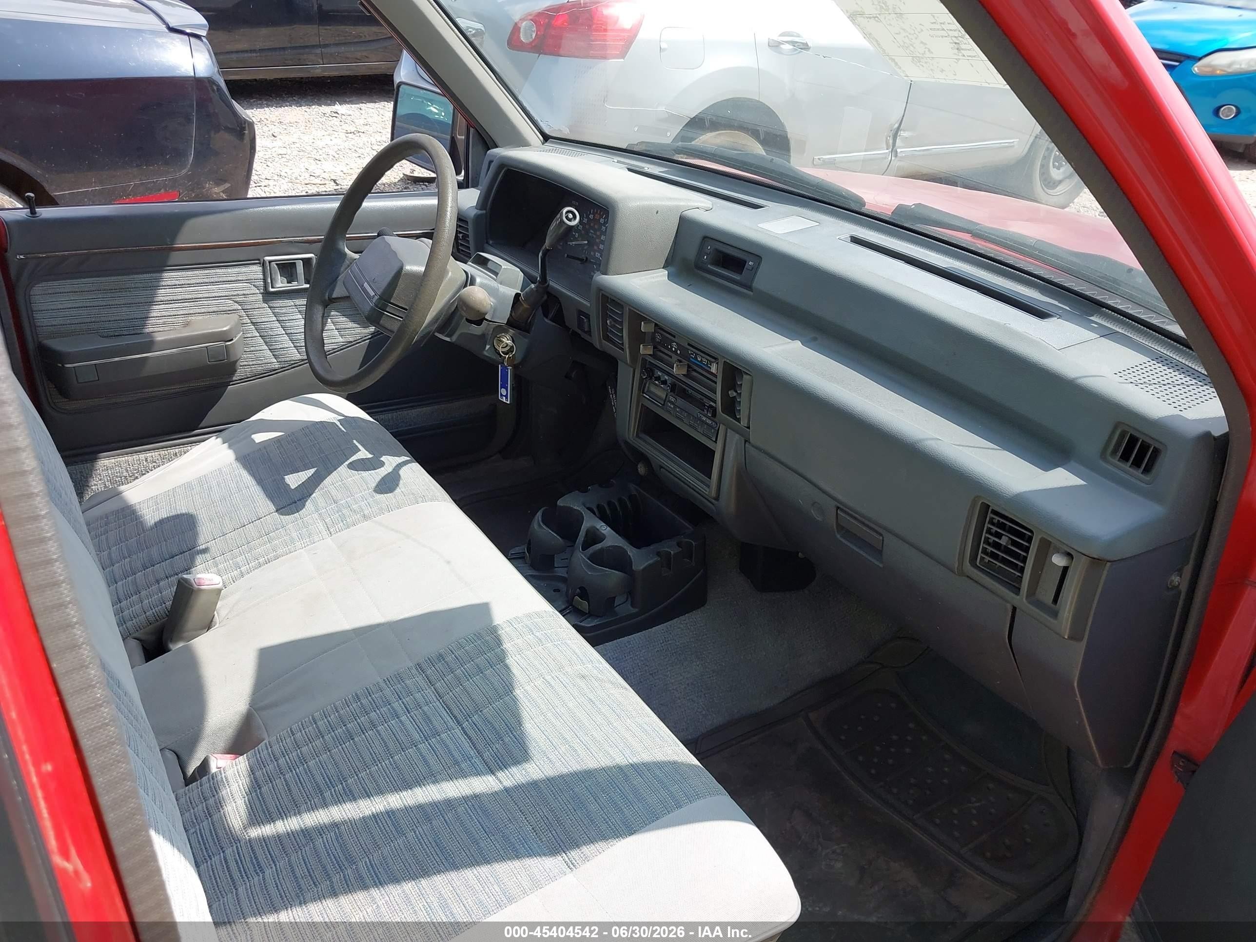 1994 Mitsubishi Mighty Max   Red vin: JA7LS21G5RP012497