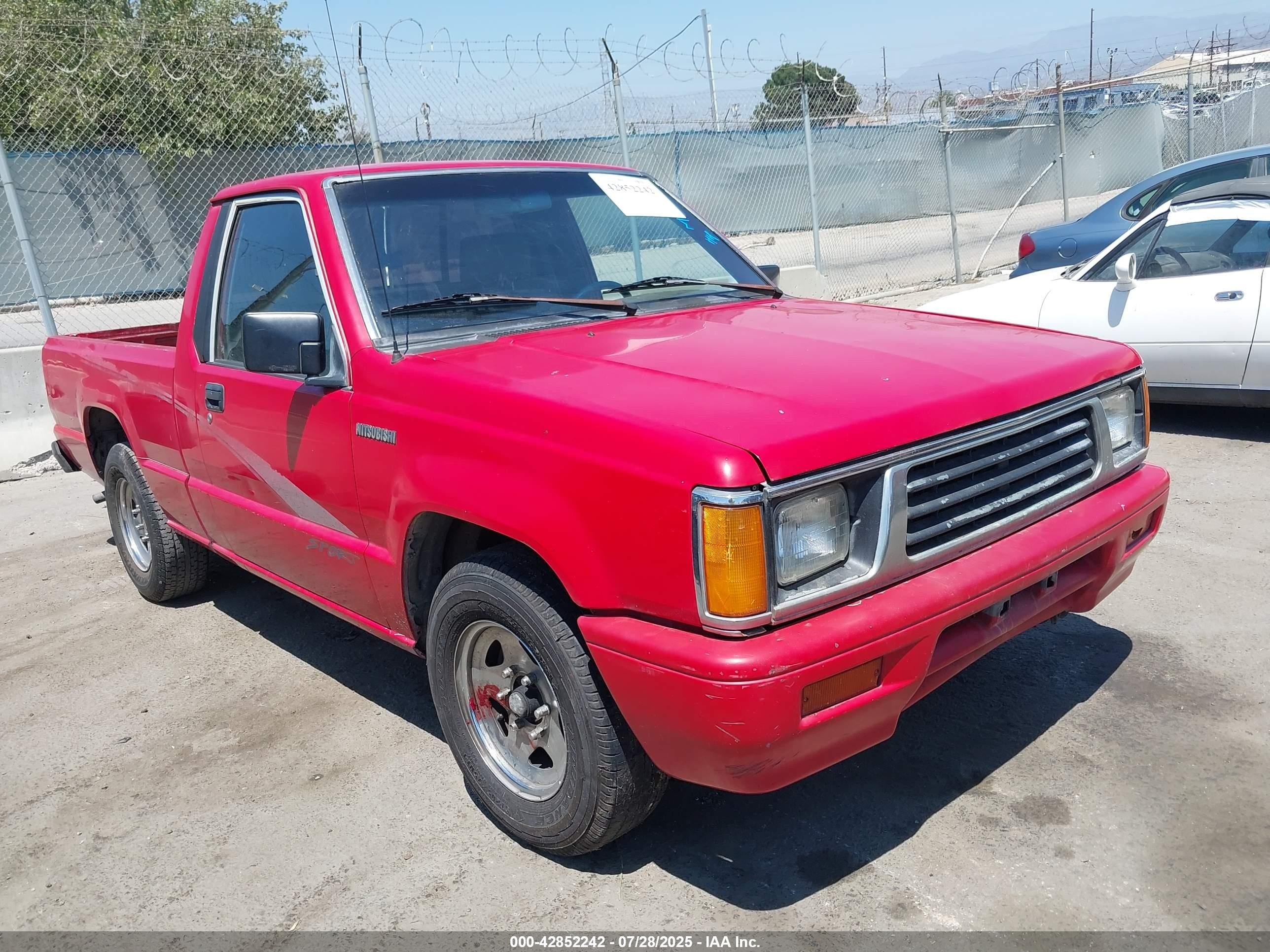 1994 Mitsubishi Mighty Max   Красный vin: JA7LS21G6RP007082