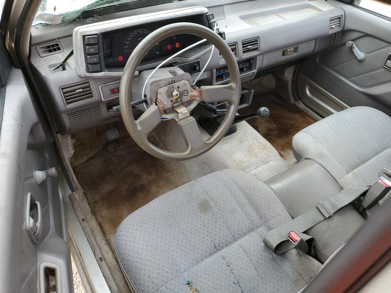 1994 Isuzu Conventional Short Bed Silver vin: JAACL11L4R7206453