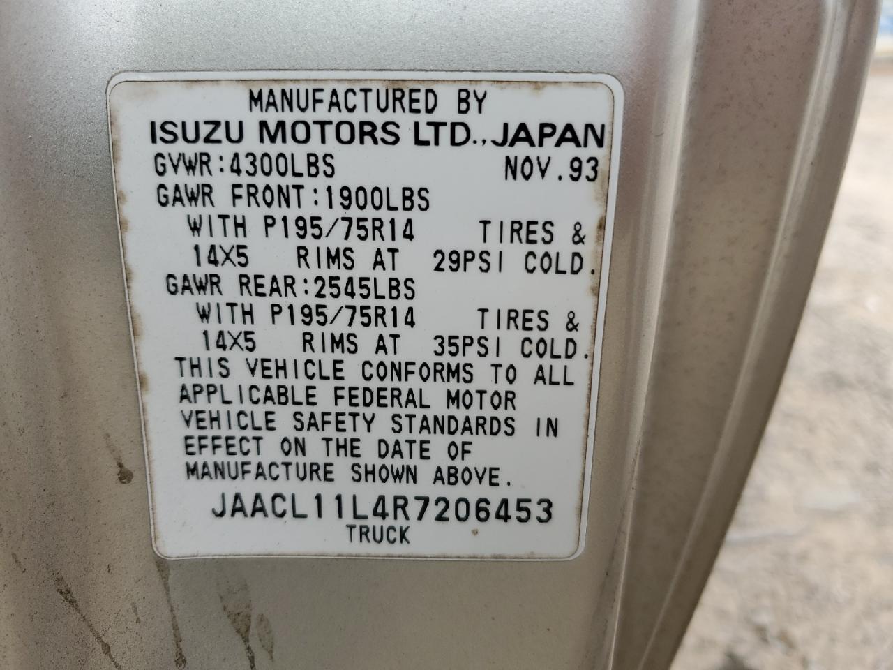 1994 Isuzu Conventional Short Bed Silver vin: JAACL11L4R7206453