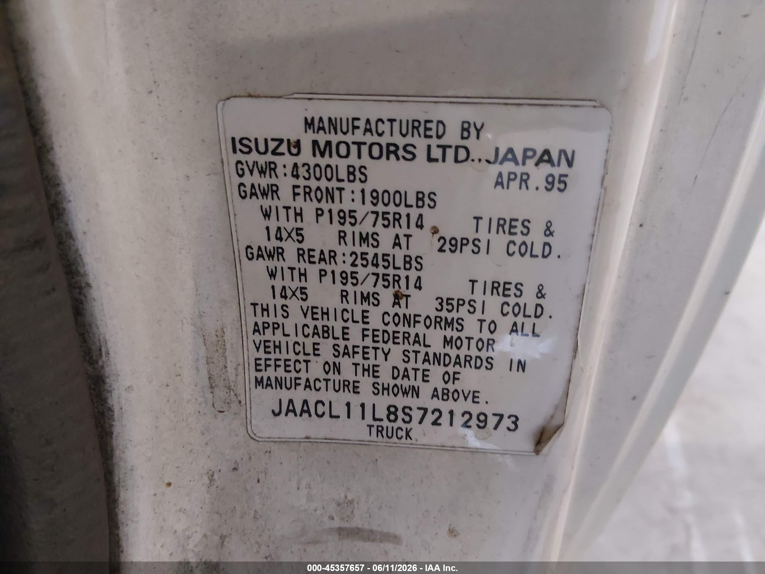 1995 Isuzu Conventional Short Bed White vin: JAACL11L8S7212973