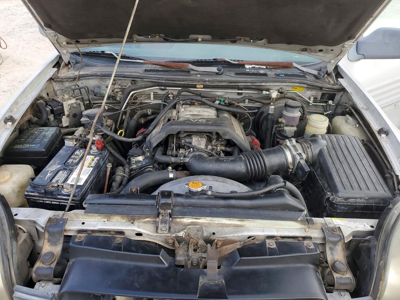 1999 Isuzu Vehicross Серебряный vin: JACCN57X3X7990303