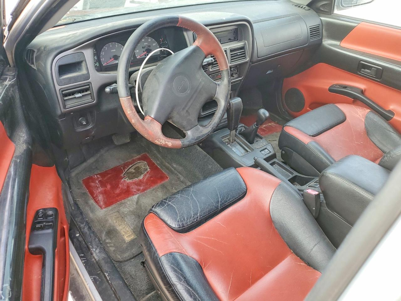 1999 Isuzu Vehicross Серебряный vin: JACCN57X3X7990303
