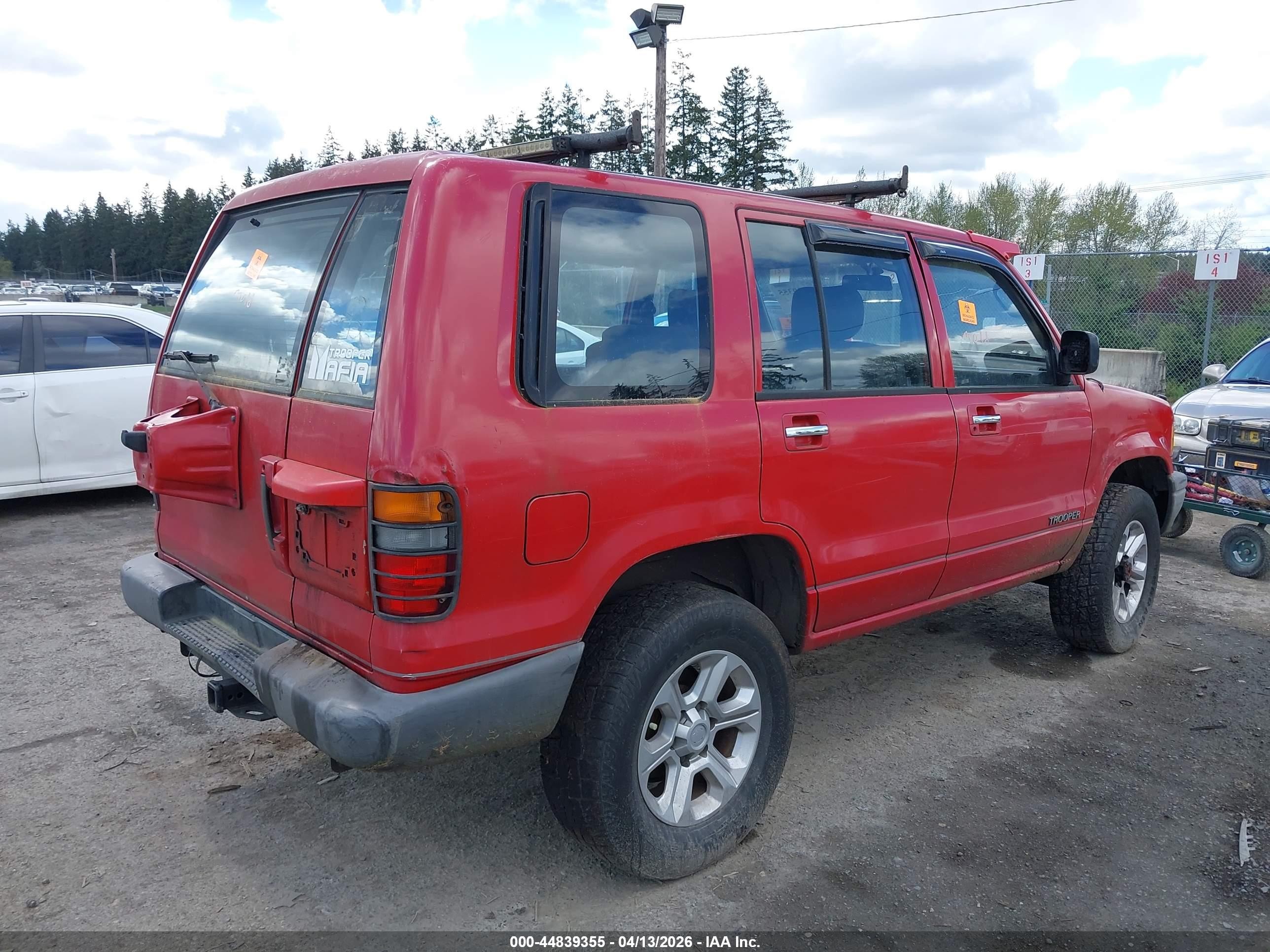 1994 Isuzu Trooper S Red vin: JACDH58V4R7907084