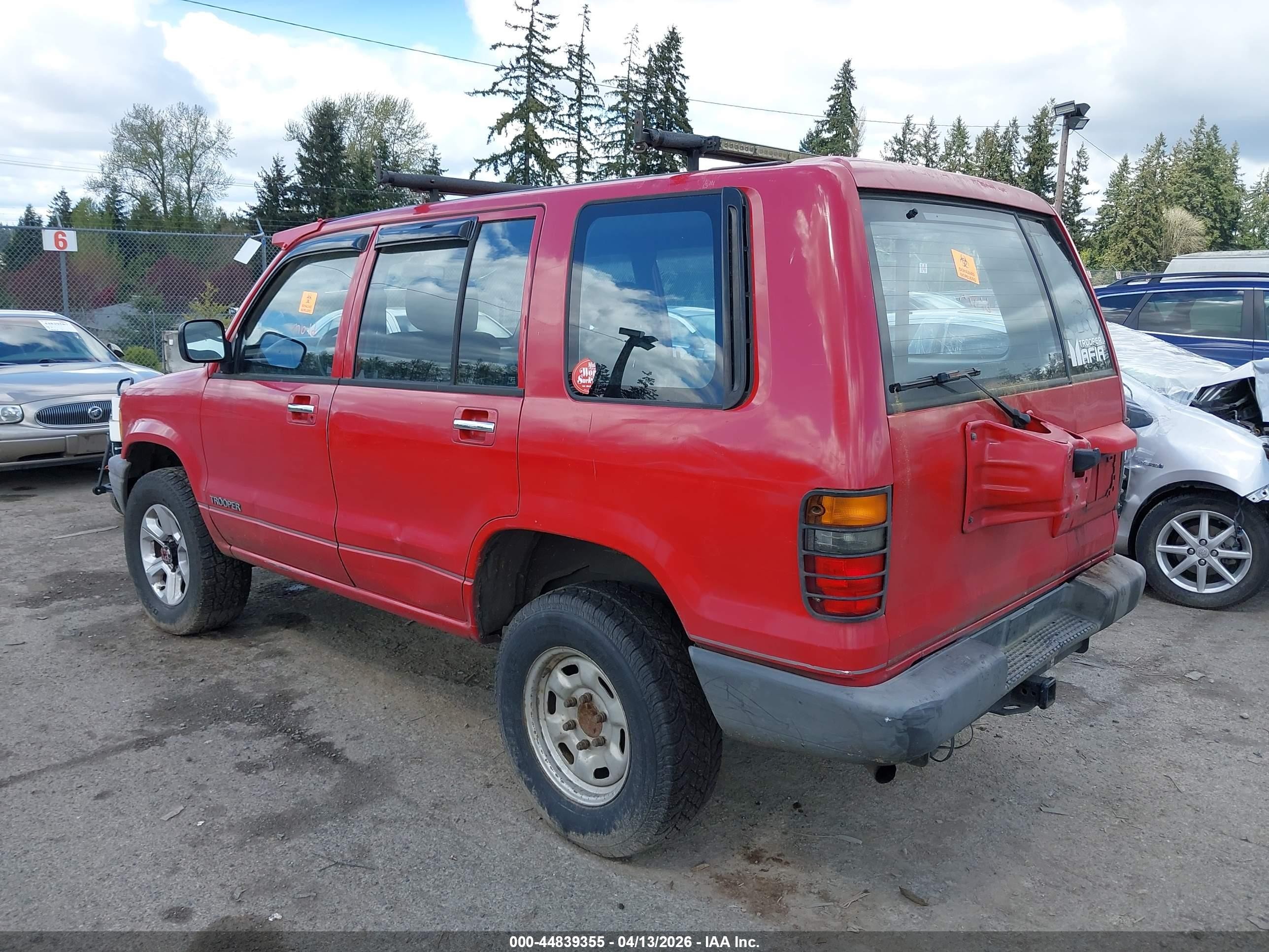 1994 Isuzu Trooper S Red vin: JACDH58V4R7907084