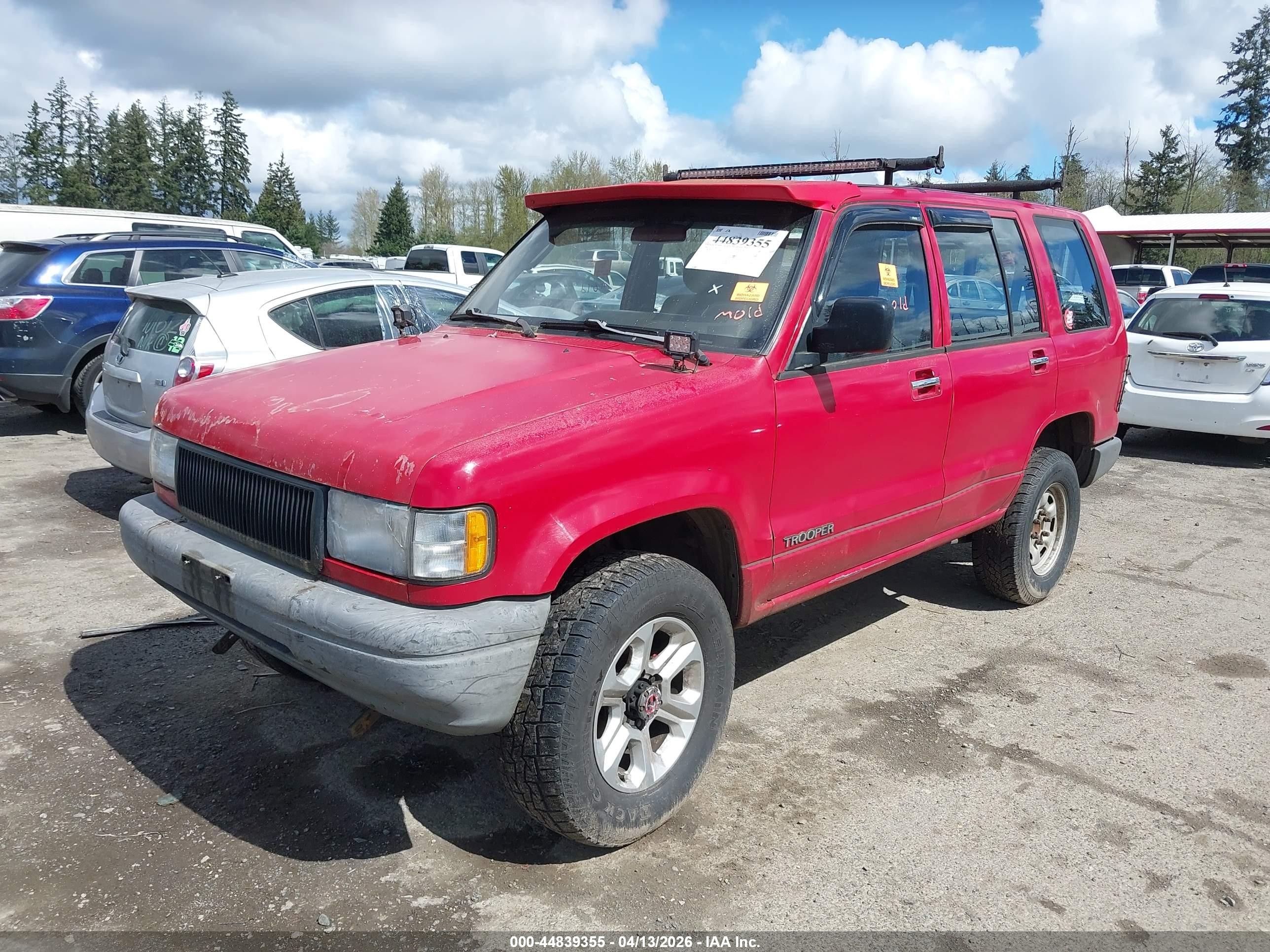 1994 Isuzu Trooper S Red vin: JACDH58V4R7907084