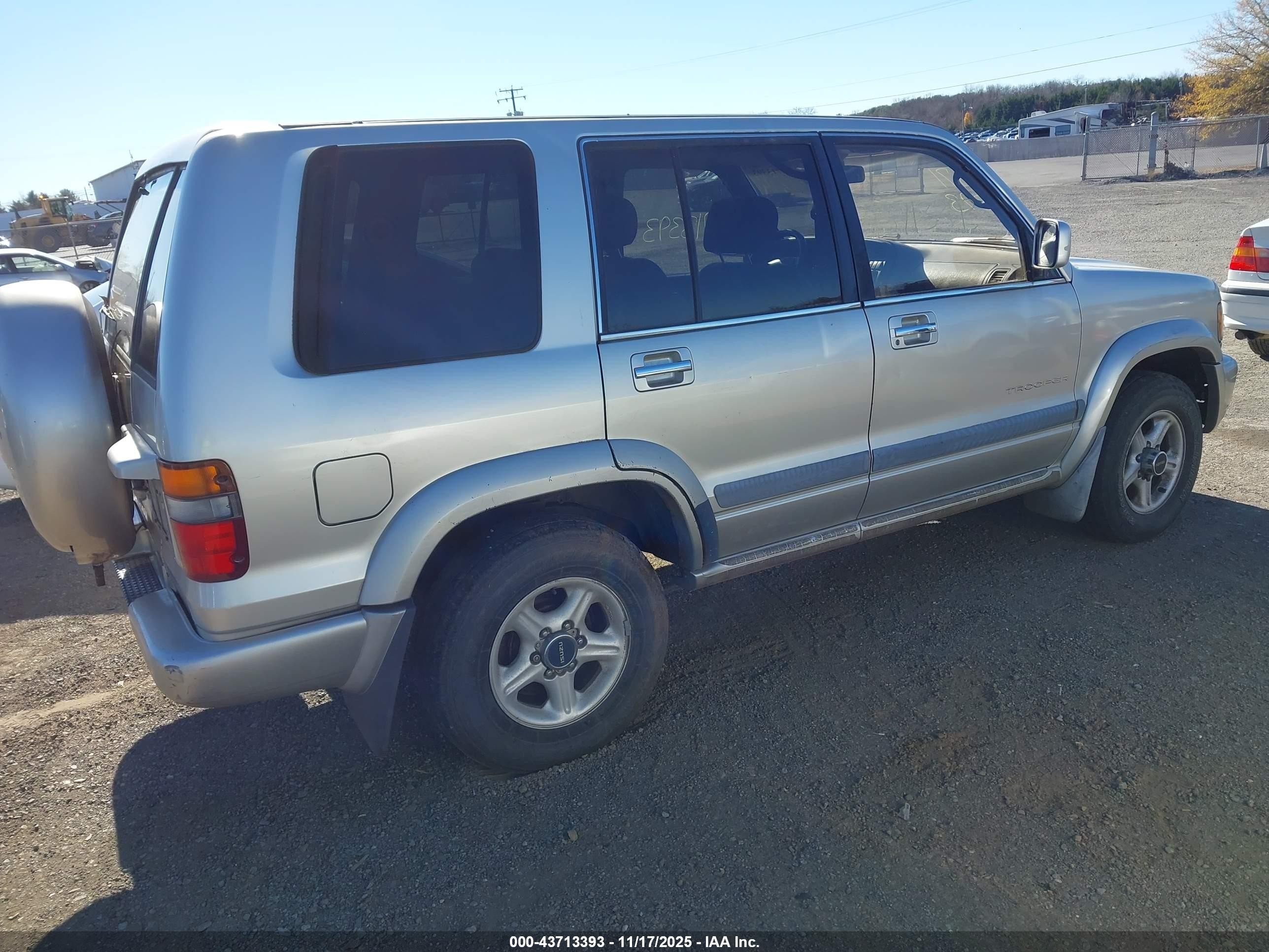 1999 Isuzu Trooper S Champagne vin: JACDJ58X0X7927321