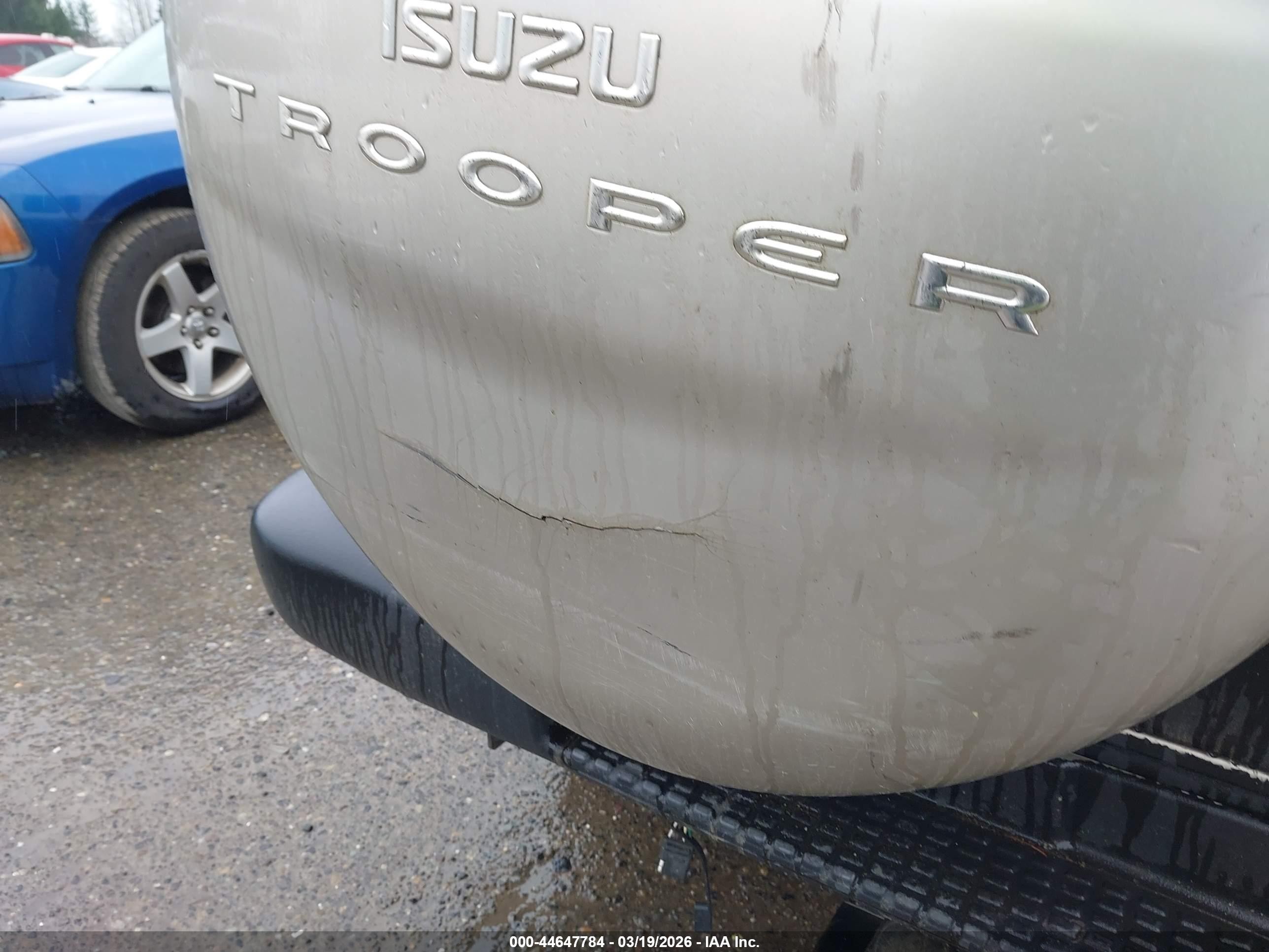 1999 Isuzu Trooper S Silver vin: JACDJ58X3X7911470