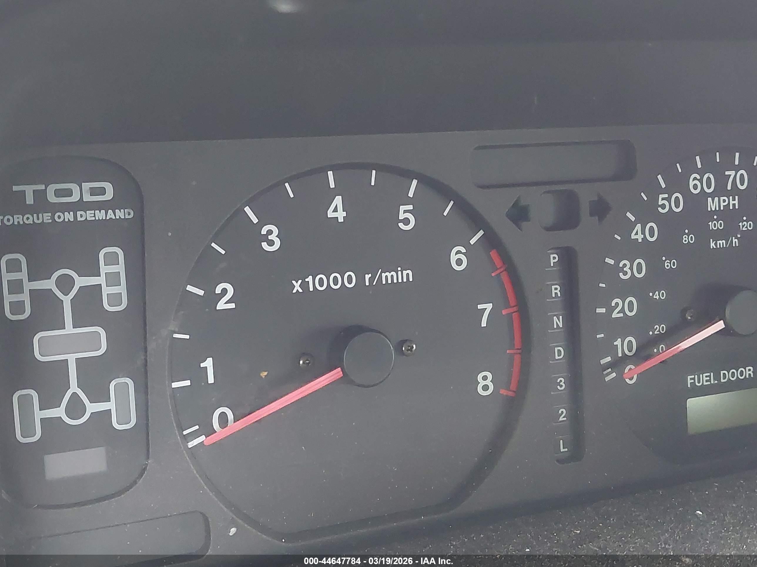 1999 Isuzu Trooper S Silver vin: JACDJ58X3X7911470